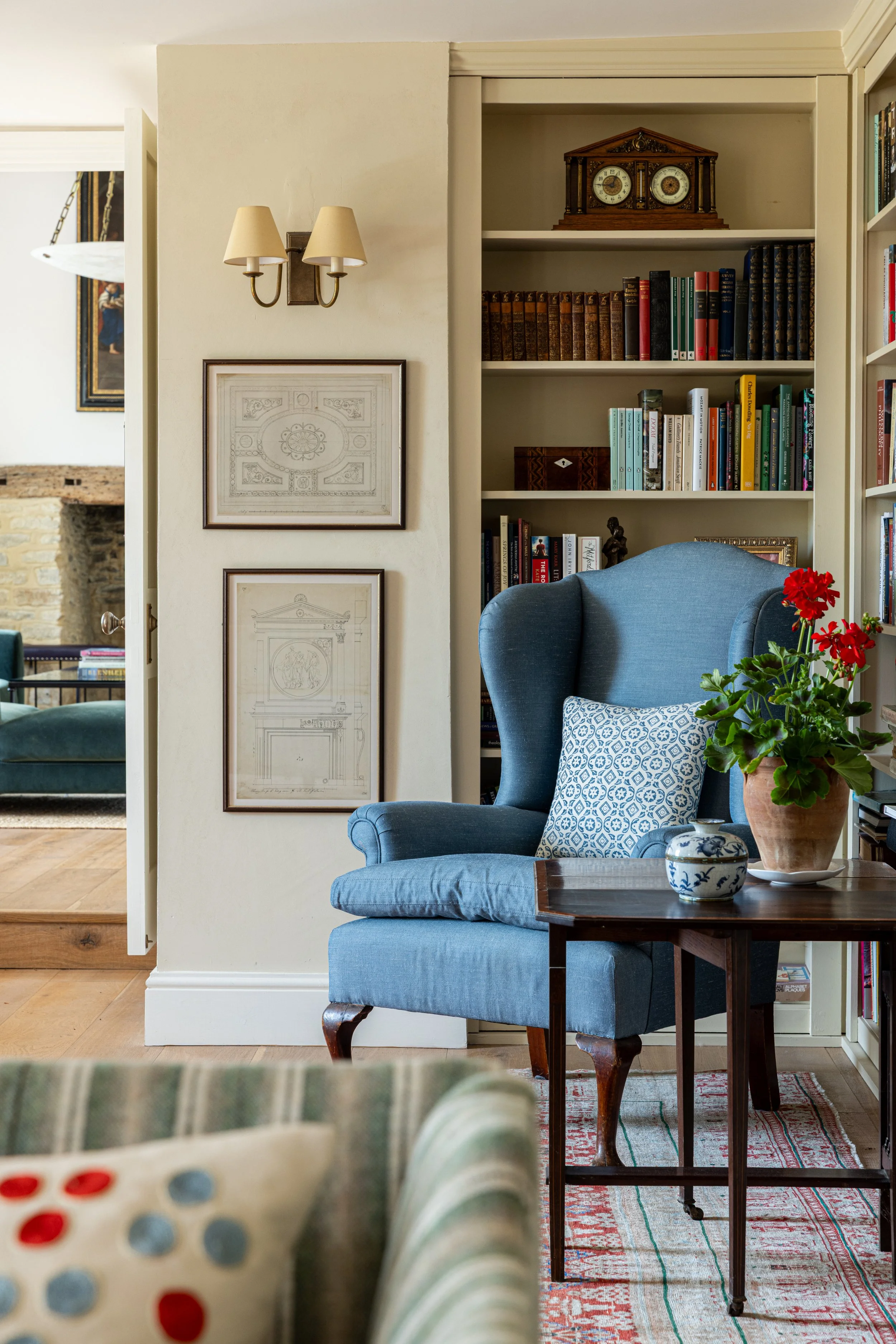 sittingroom2-hi.jpg