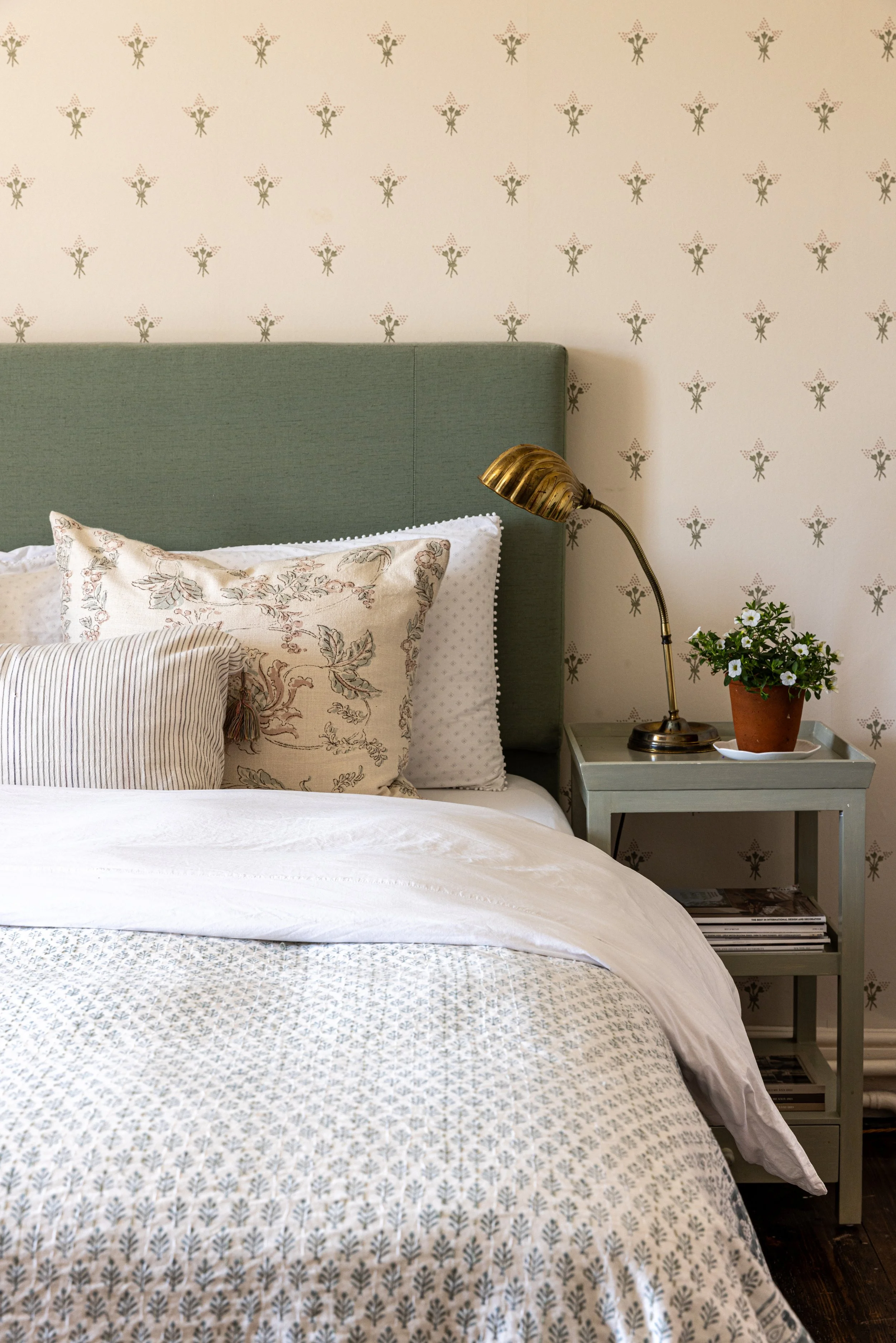 guestroom1-hi.jpg