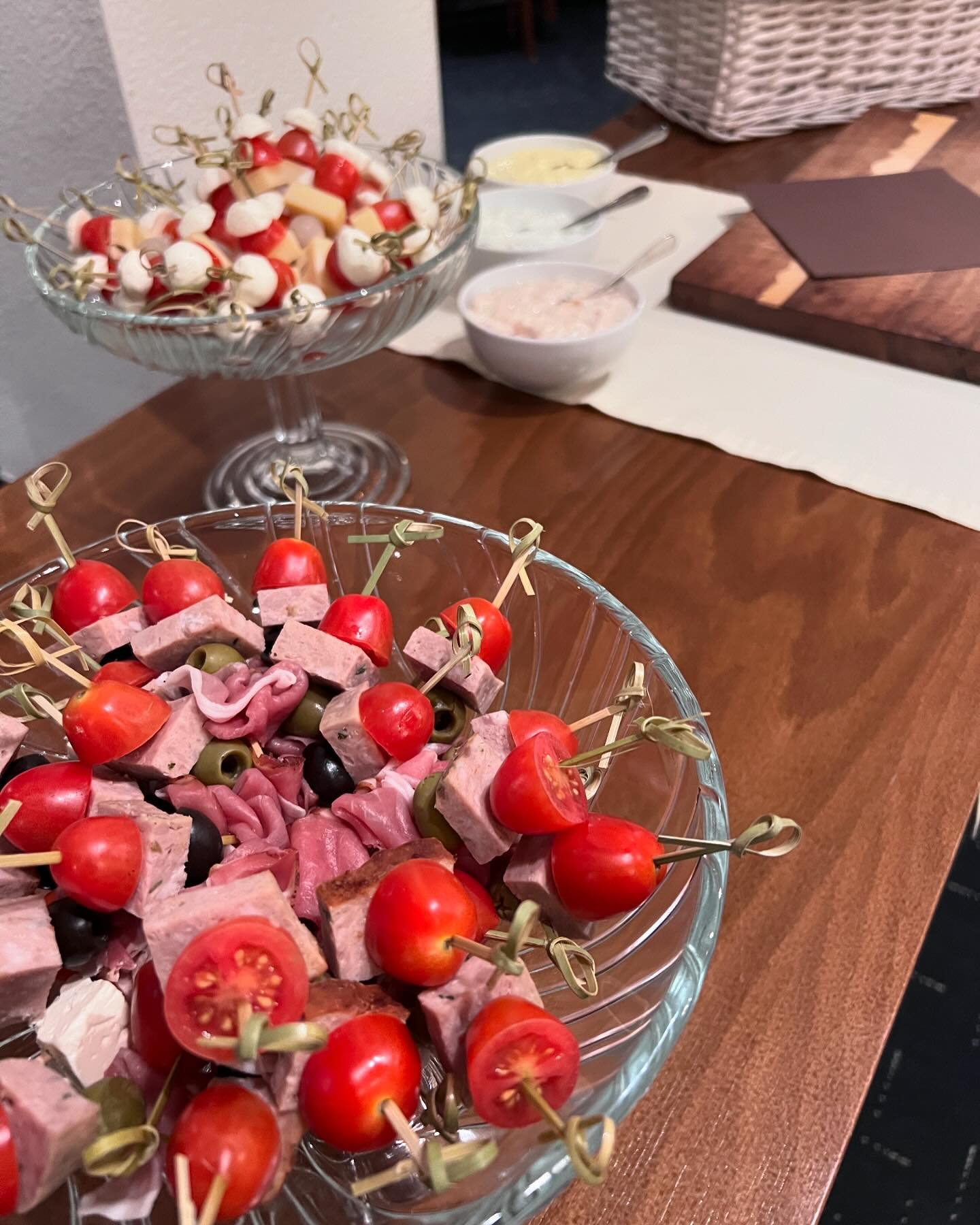 Abendessen Quartierverein Egelshofen mit Ap&eacute;ro-Buffet und Hauptgang (Vegi &amp; Fleisch)
