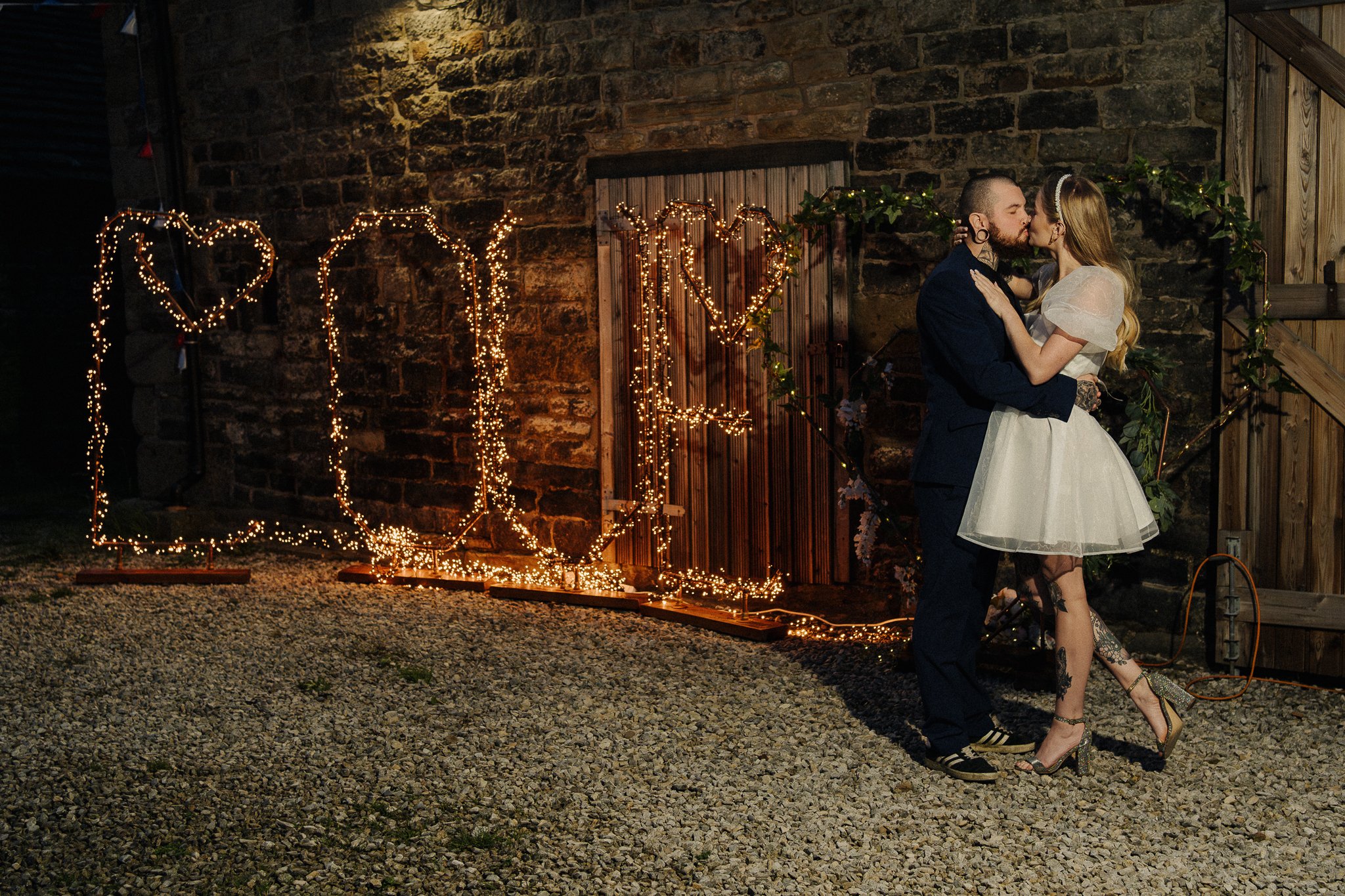 ChampagneShowersShoot-WoodheadBarn-Card1-20.9.23-04213-Enhanced-NR.jpg