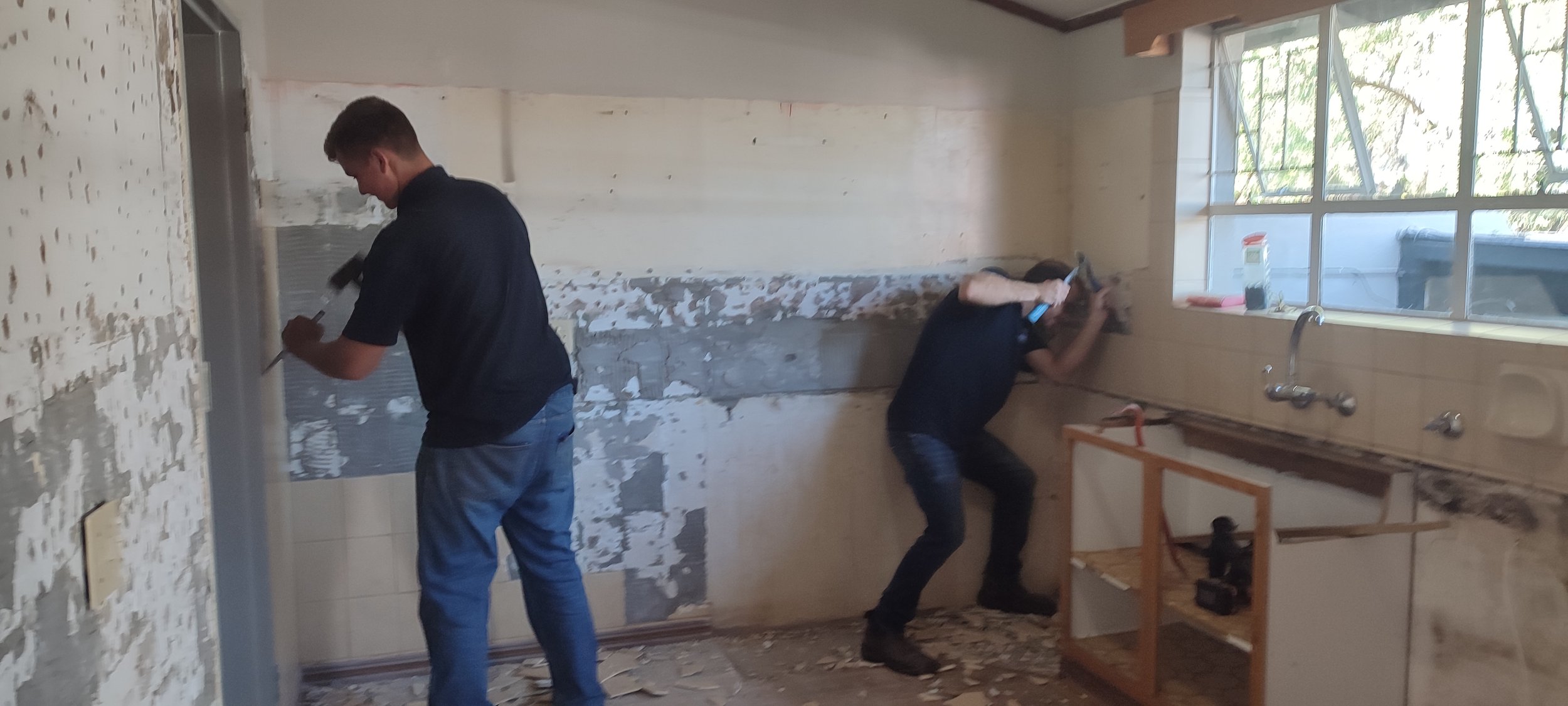 Stripping & Chipping walls