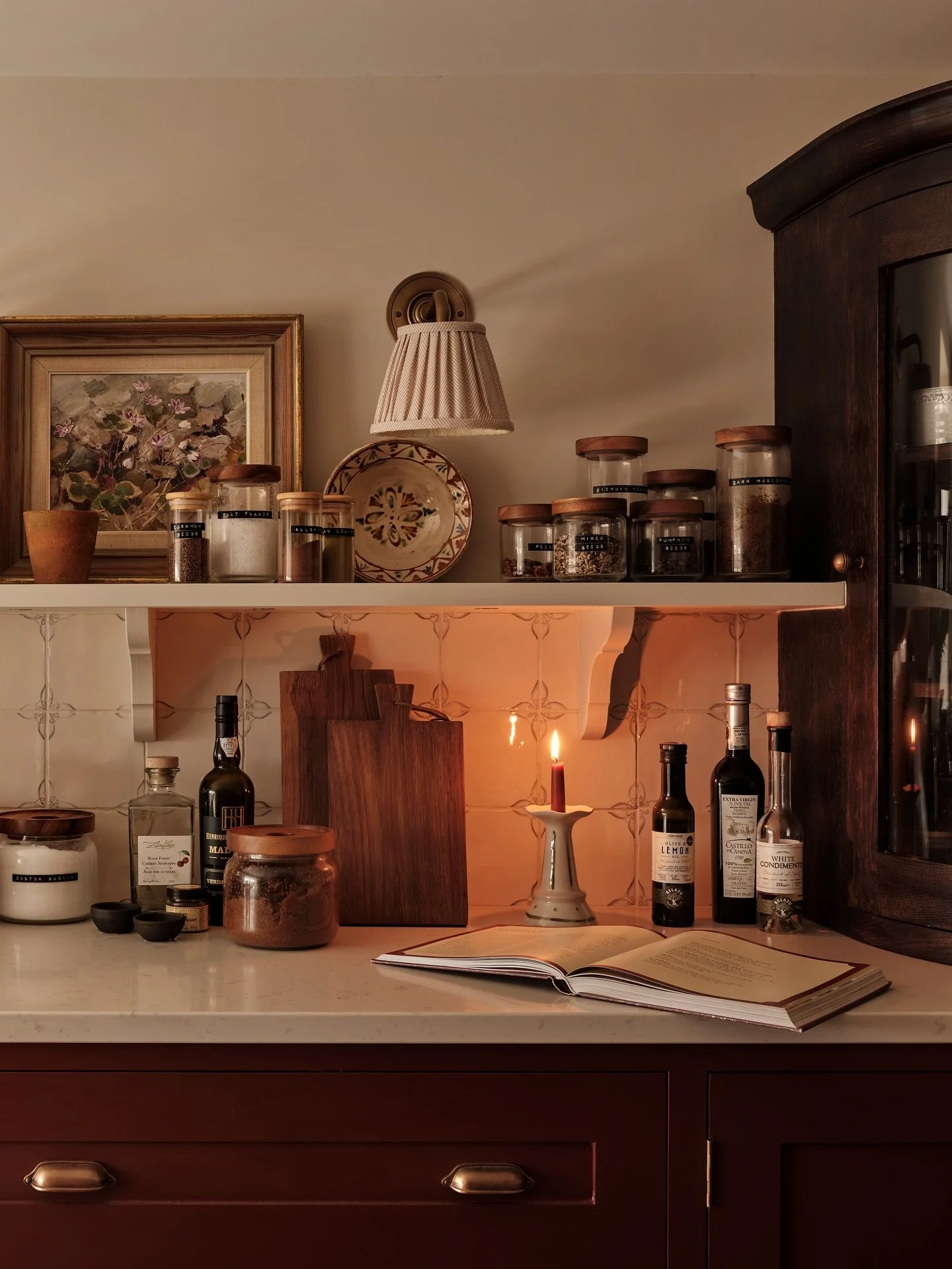 Bringing some autumn warmth into the kitchen this season 🍂

Interior Design: @caisley_interiors 
📸: @astridtemplier 

#Caisley #ASenseOfHome #SeasonalInteriors