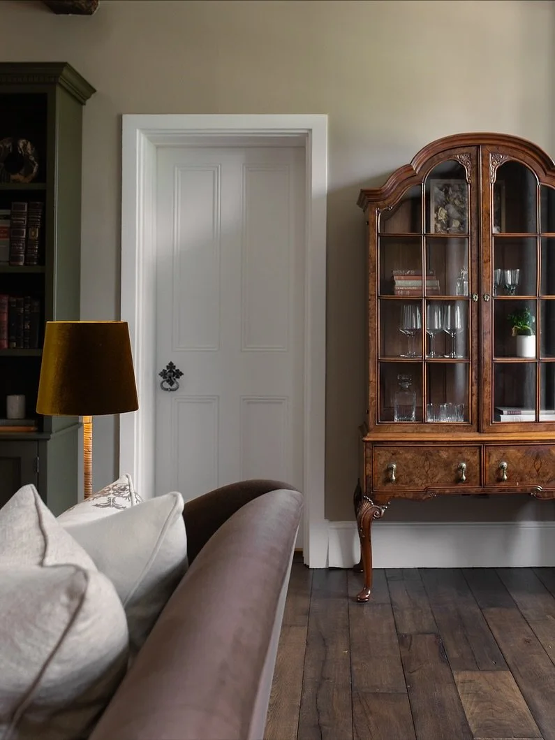 The secret to truly timeless design? Antiques that tell a story and make a home feel lived-in and loved. 🌱

#Caisley #ASenseOfHome #Antiques