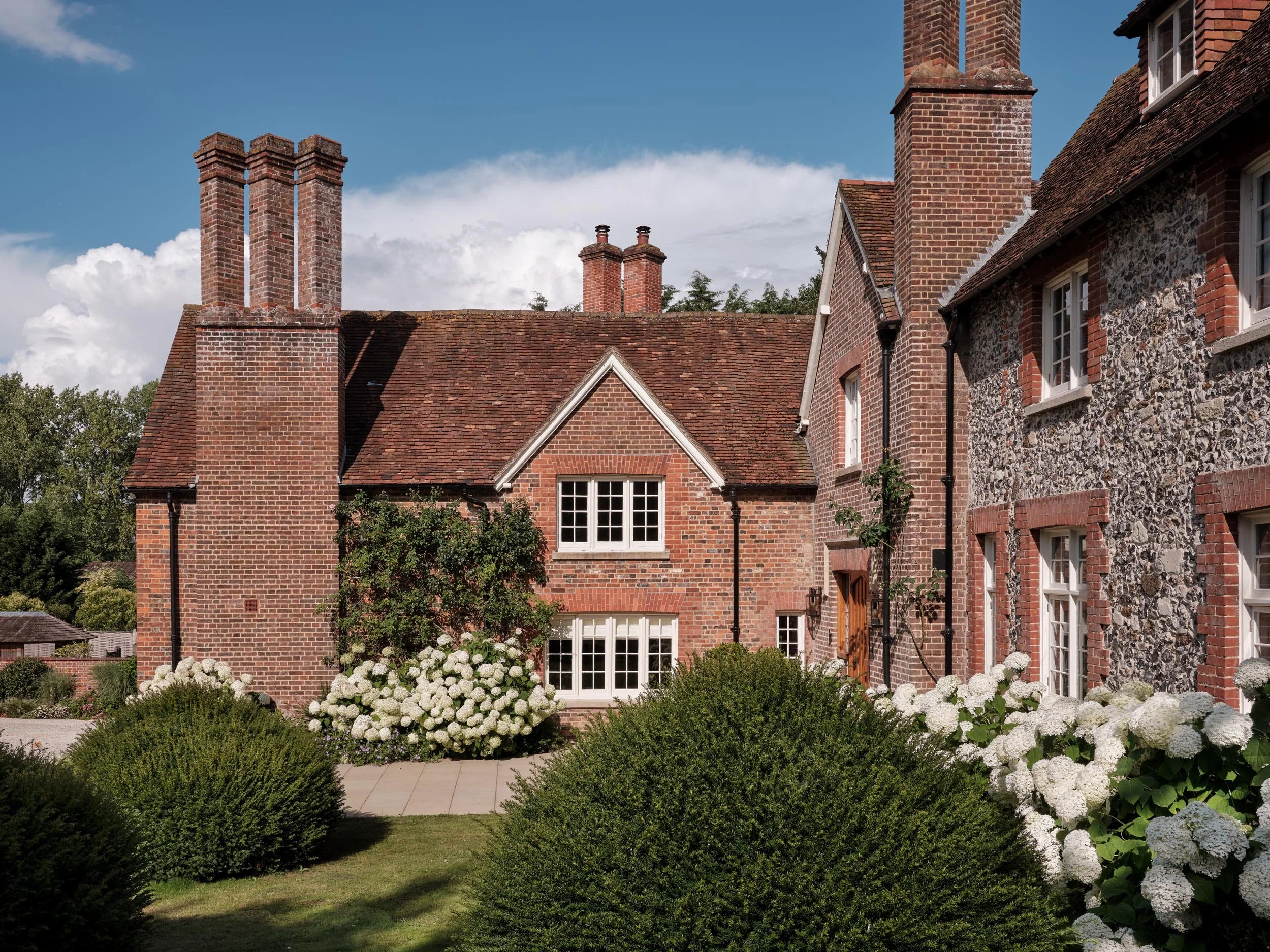 250721_CAISLEY_GADDESDEN HALL_Lowres_006.jpg