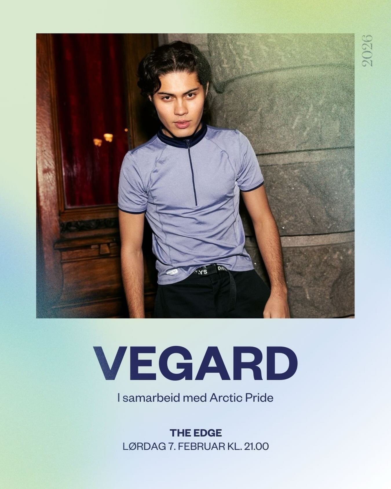 VEGARD fra Karasjok ble f&oslash;rst kjent for et bredt nasjonalt publikum som deltaker i 
Stjernekamp p&aring; NRK, bare 19 &aring;r gammel. Siden den gang har han etablert seg som 
en allsidig kunstner &ndash; som artist og skuespiller, manusforfat