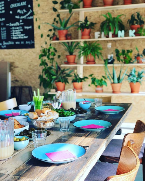 Flink+Cafe+Bar+Plates+Seating.png