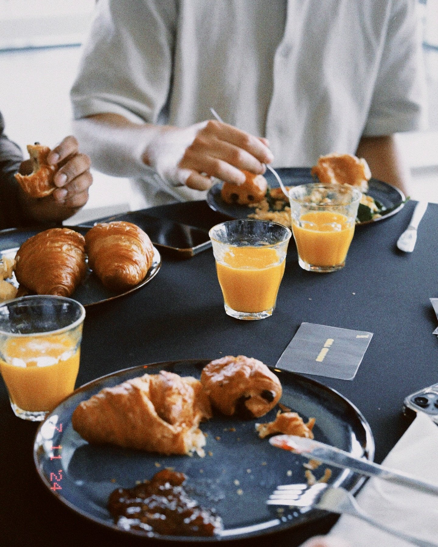 BREAKFAST = EATEN, MINDS = FUELED 

🥐🍳🍊🍞🥙

Monthly gen-z founders breakfasts in The Hague and Amsterdam?! Let&rsquo;s start cooking 🙋&zwj;♀️

Thanks to @unknownuniversityas for powering this breakfast.