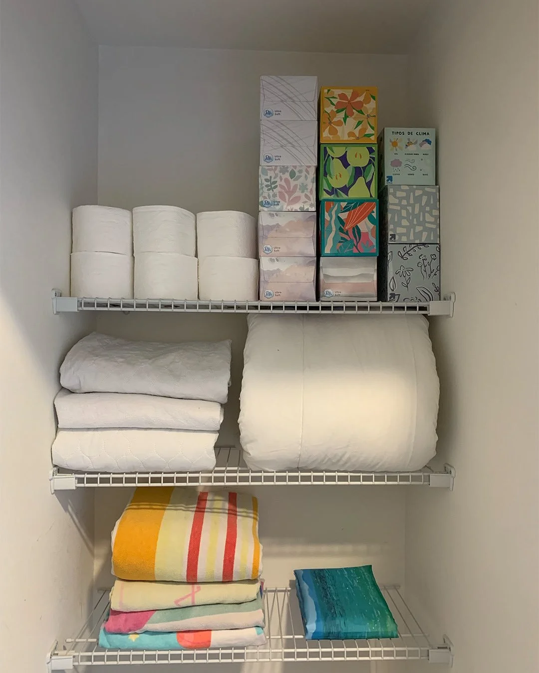 From random overflow to refreshingly intentional. Every item now has a place, making daily life feel just a little bit lighter. 🌿

Swipe to see the before. 

#purifiedandorganized #linencloset #organizedlinencloset #clutterfree #simplespaces #sereni