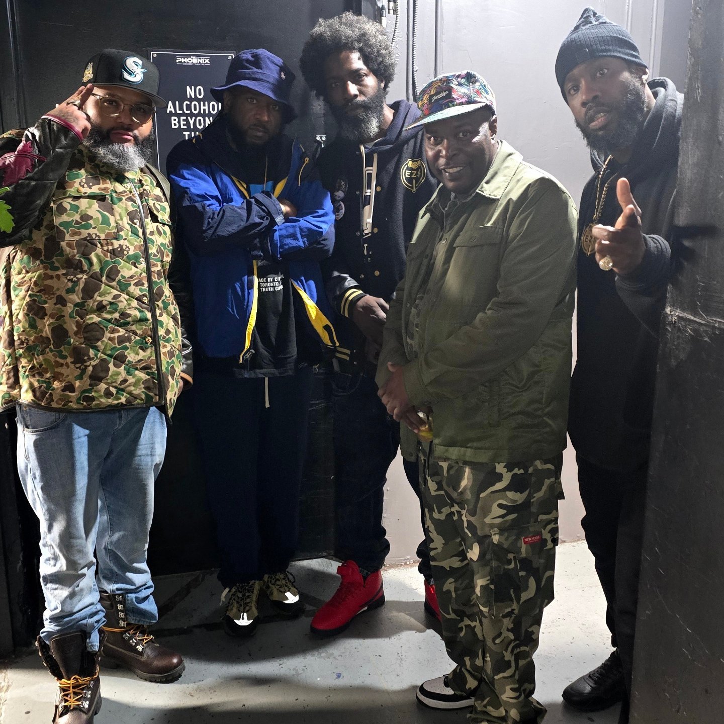 Ez💰 X Asun Eastwood X Group Home

#pheonix #pheonixconcerttheatre #torontohiphop #lordfury #EZMNY #asuneastwood #grouphome #newyork #toronto #torontorappers #torontorap #torontohiphop