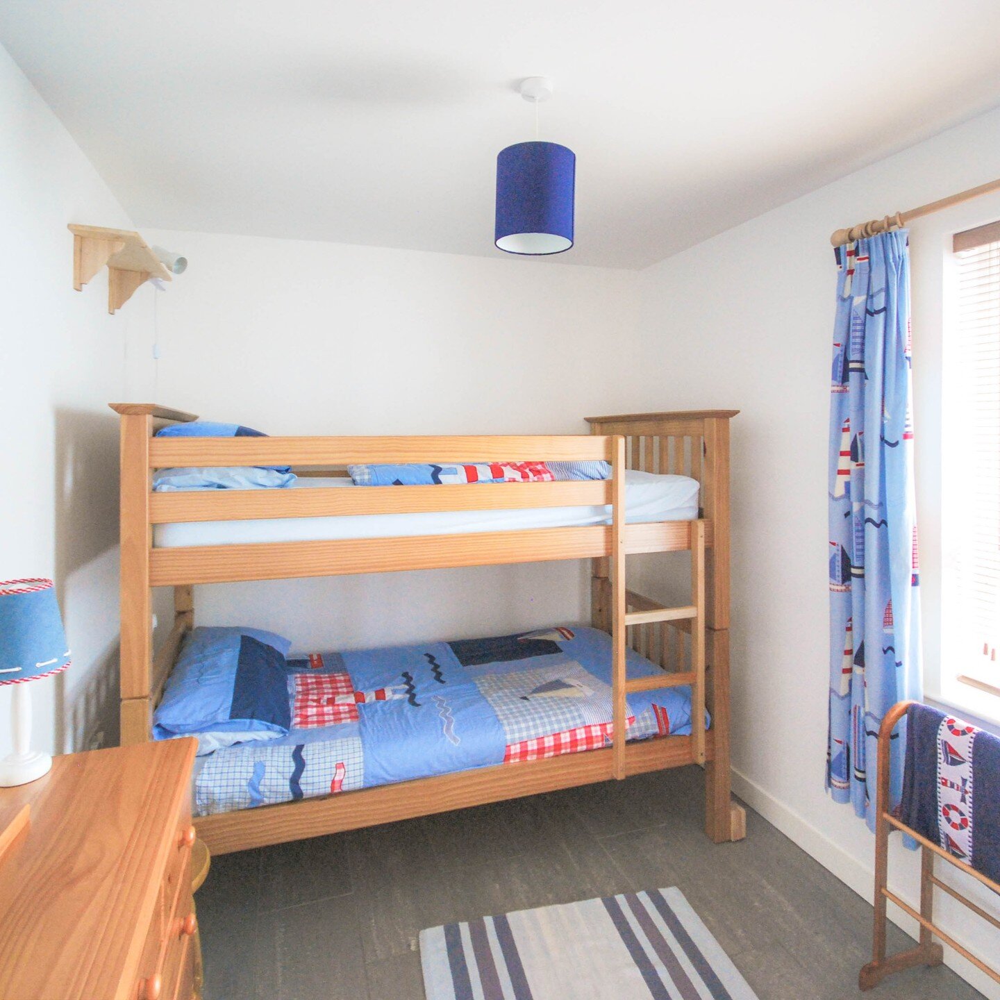 Check out our cozy little cottage by the Causeway Coast! The perfect getaway spot for a family vacation. With stunning views and plenty of activities nearby, you'll never get bored. The kids will love the bunk beds, and you'll love the peace and quie