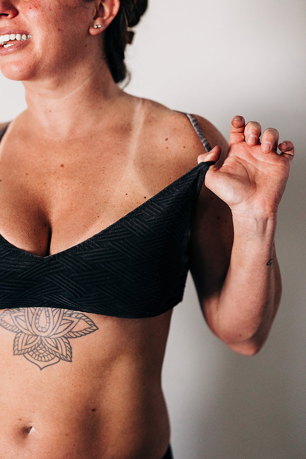 HoneyGirlGlow_SNEAKPEEKS-25.jpg