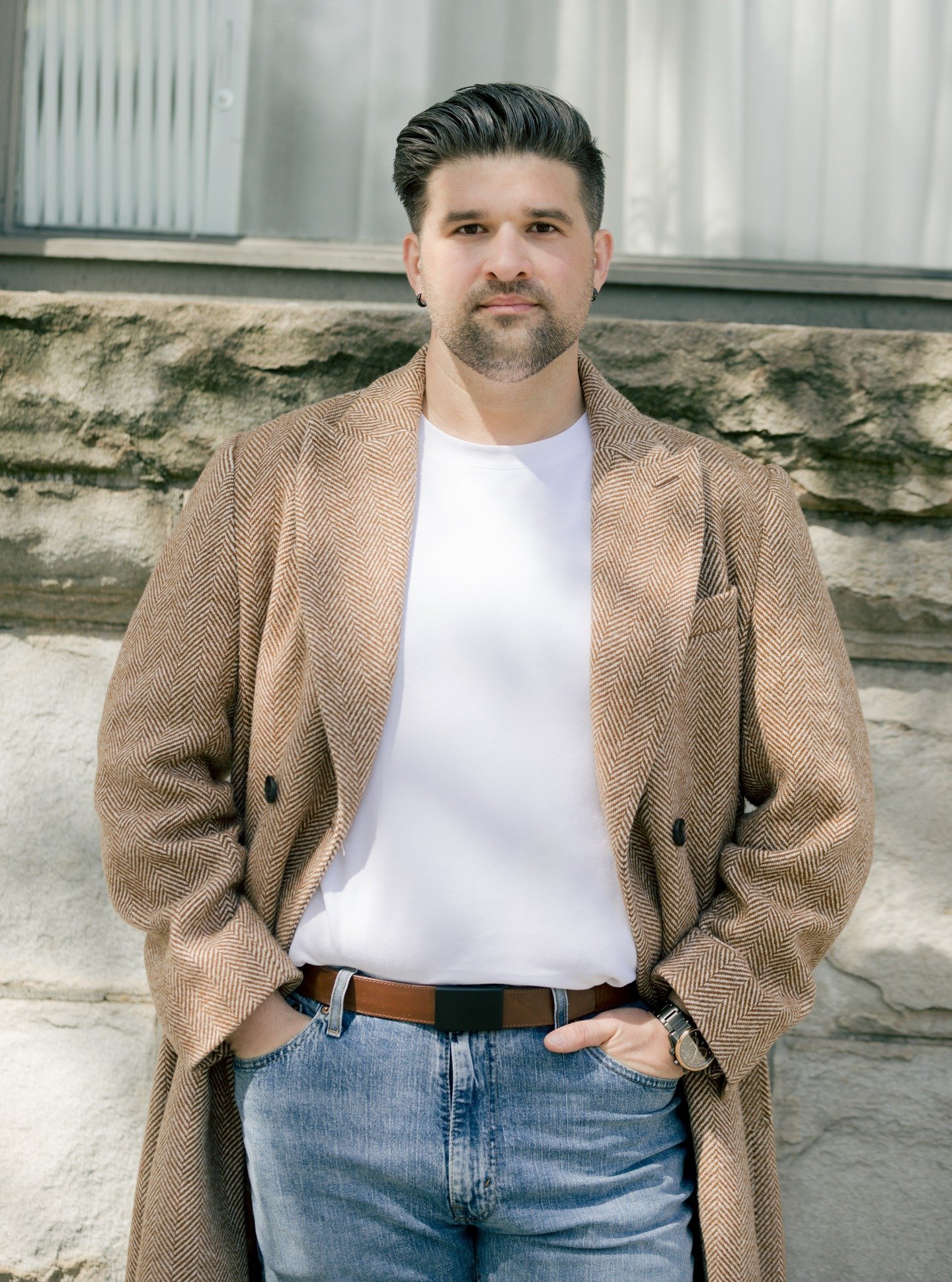 A moment for this coat.
Slowly coming up for air and getting back to normal.

Coat: @rw_co 
T-shirt: @abercrombie 
Belt: @missionbelt 
Denim: @levis 
Watch: @citizenwatchcanada 
Sneakers: @adidas
Bag: @coach 
Sunglasses: @tomford