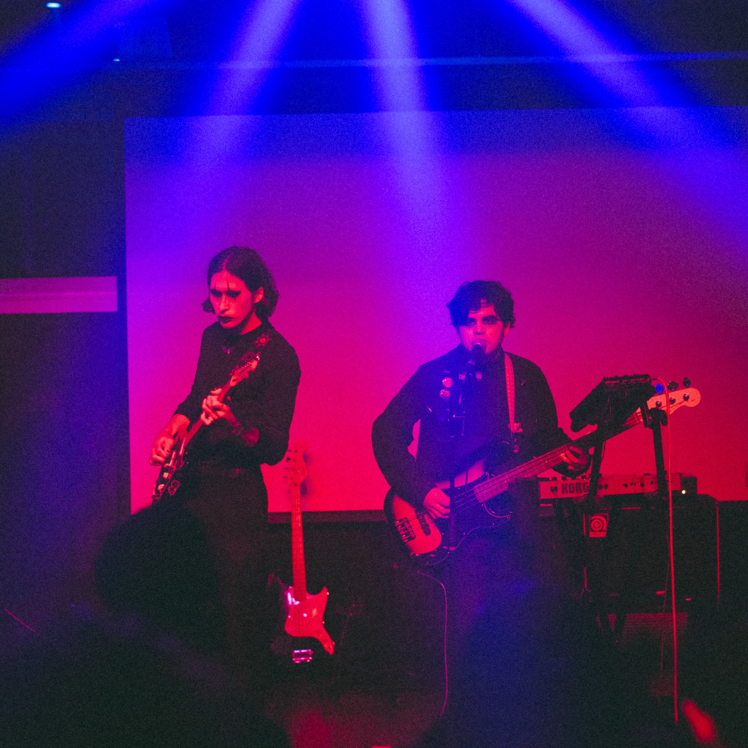 Photos by Alejandro Lomeli