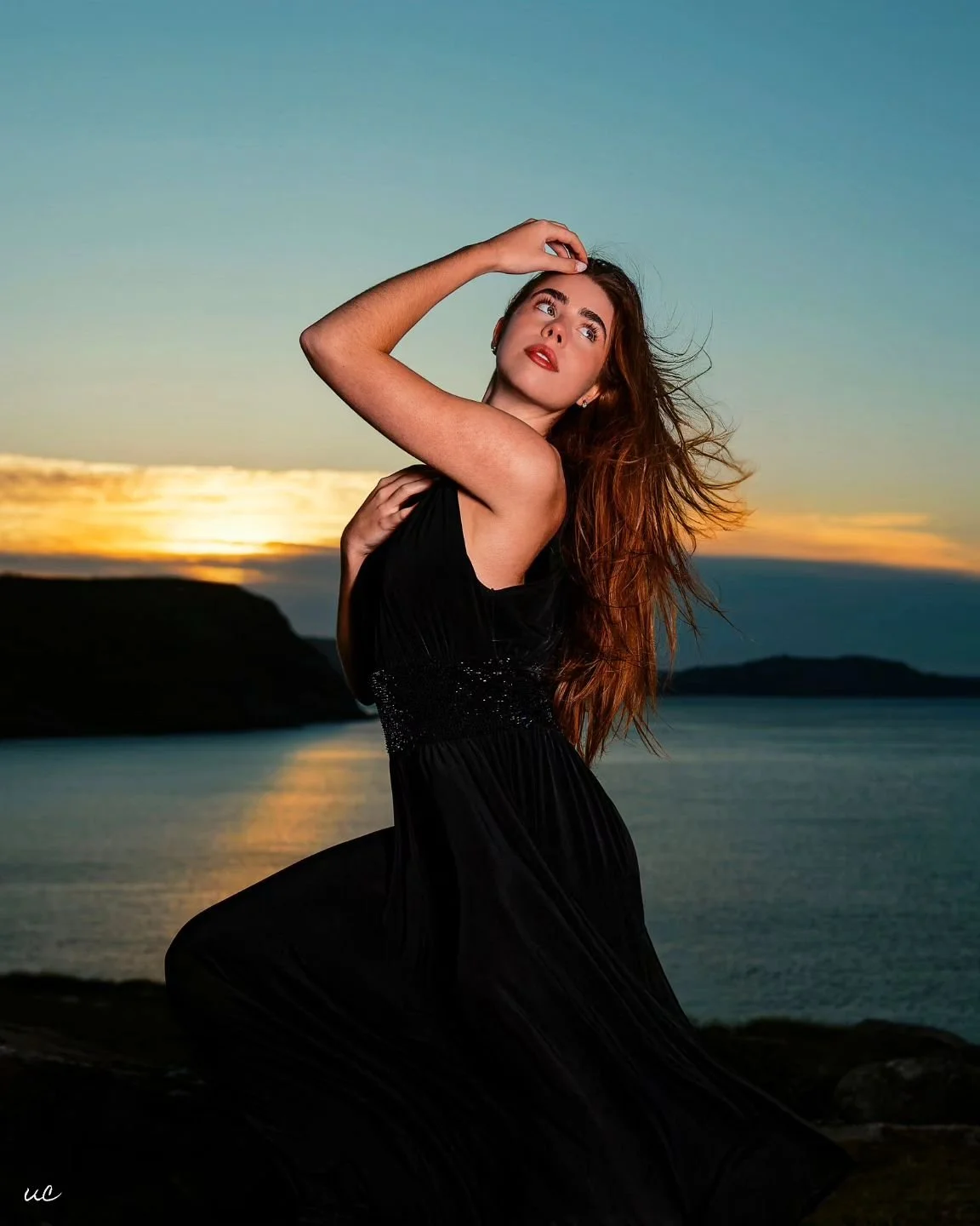 Golden hour magic at Cape Spear from my summer creative shoot, featuring incredible @brookeelizabethburke 🌅✨. 

Shot on @nikoncanada Z8, using @godoxlighting AD600 Pro and color graded using @dxolabs 

#NewfoundlandAndLabrador #GoldenHour #Photograp
