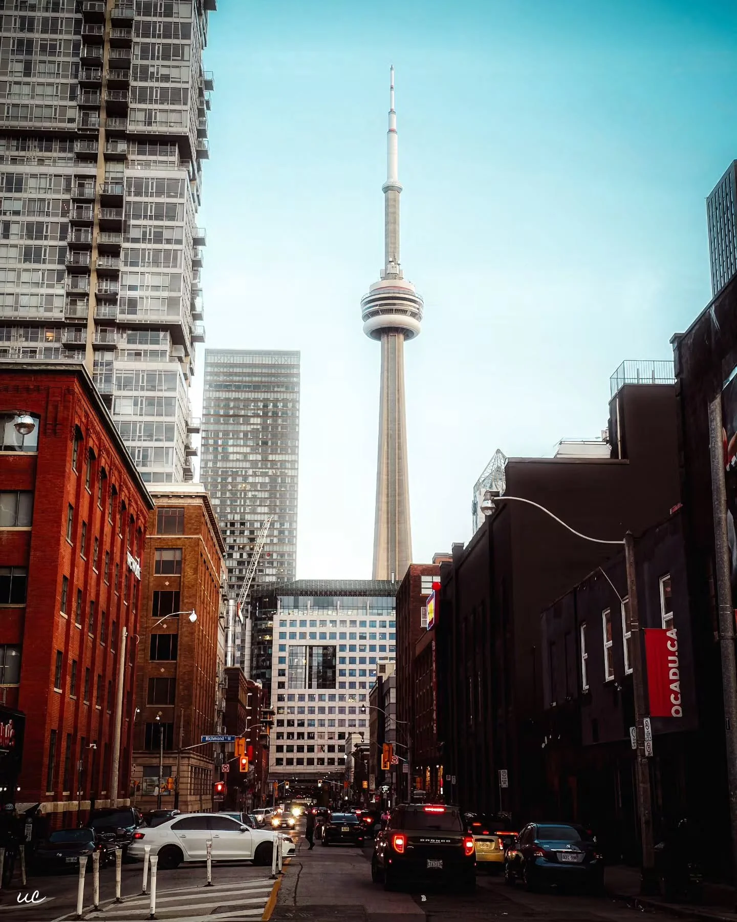 A couple of shots how this summer looked through my lens back in the Six 📸

#Toronto #CityVibes #SummerShots #centerisland #StreetPhotography