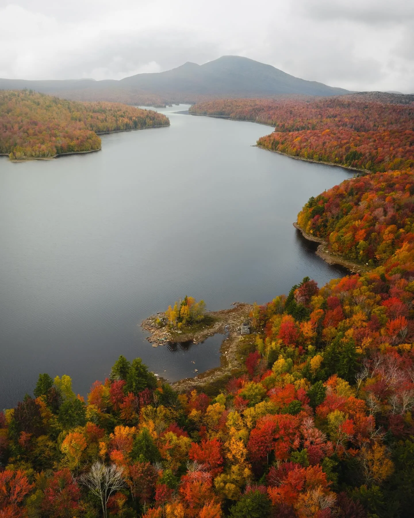 Found peak foliage not where we were completely expecting but man was it worth adding 2 hours to our drive home yesterday! Both Saturday and Sunday up north were plagued by bluebird skies which led to less than ideal daytime photography conditions. 
