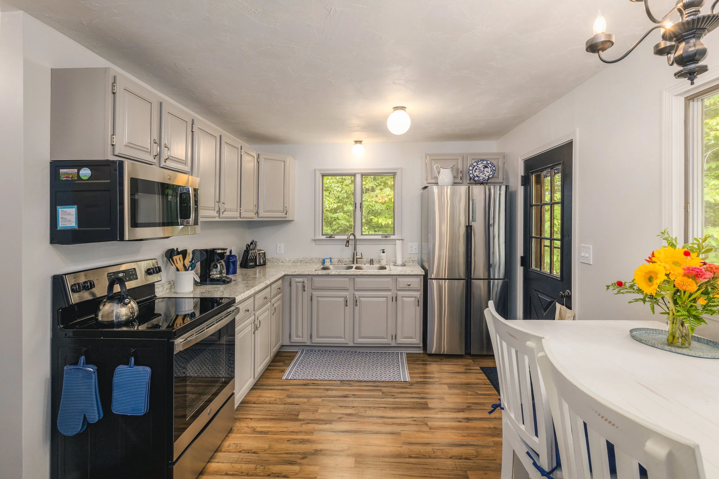 new-england-vacation-rental-kitchen-interior.jpg