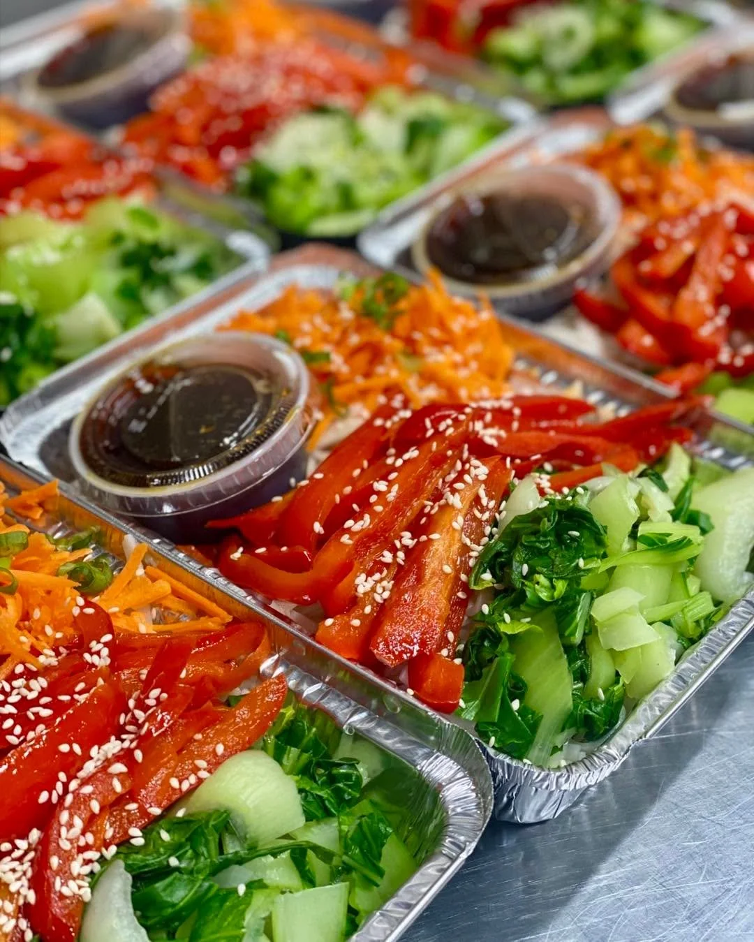 Our to-go fridges are full of options for everyone! Our Entree Special today is Turkey Pot Pie, but we also have Drunken Noodles, Bangers and Mash, and deli salad options as well.
