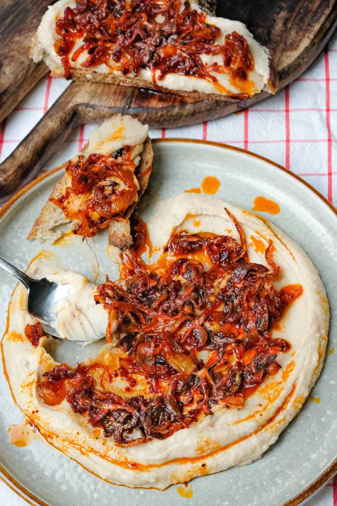 Romanian-garlic-and-white-bean-dip-fasole-batuta.jpg