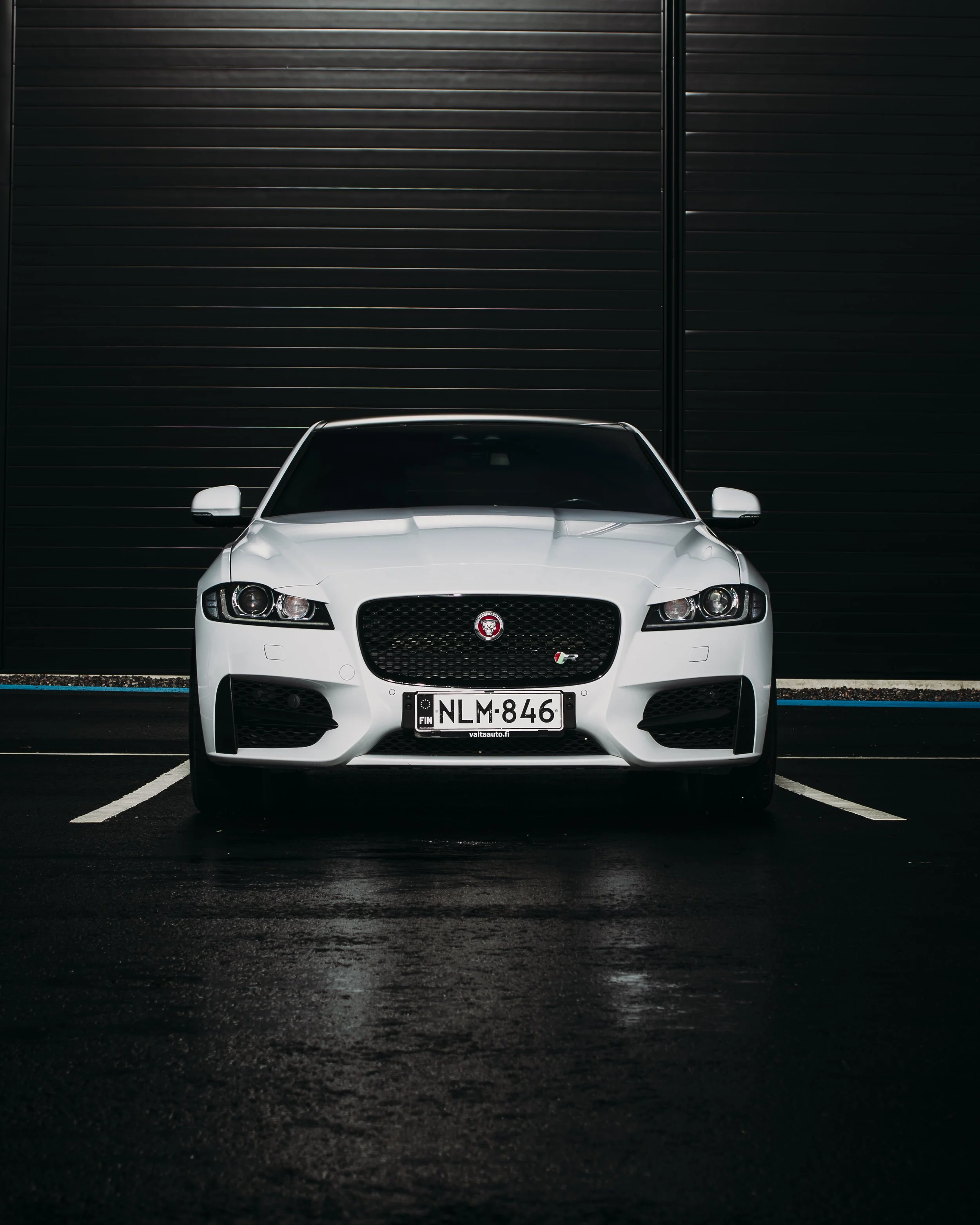 Jaguar_XF-4.jpg