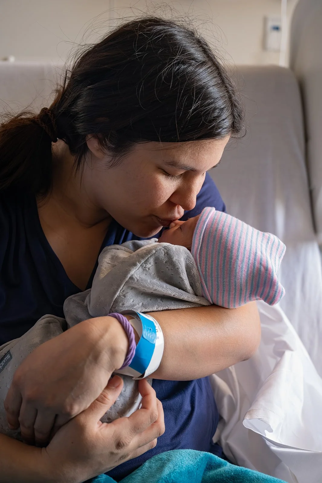 RaePhoto_Jan15_26_Kim_Johnny_Birth_132.jpg
