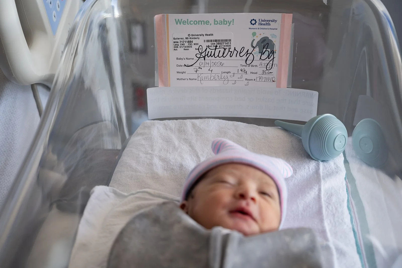 RaePhoto_Jan15_26_Kim_Johnny_Birth_38.jpg