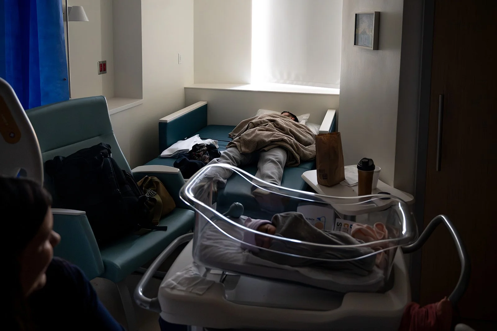 RaePhoto_Jan15_26_Kim_Johnny_Birth_2.jpg