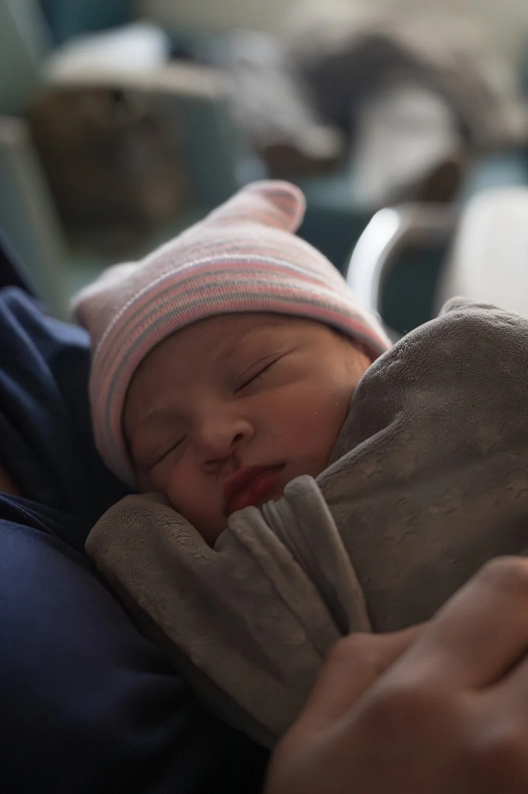 RaePhoto_Jan15_26_Kim_Johnny_Birth_8.jpg