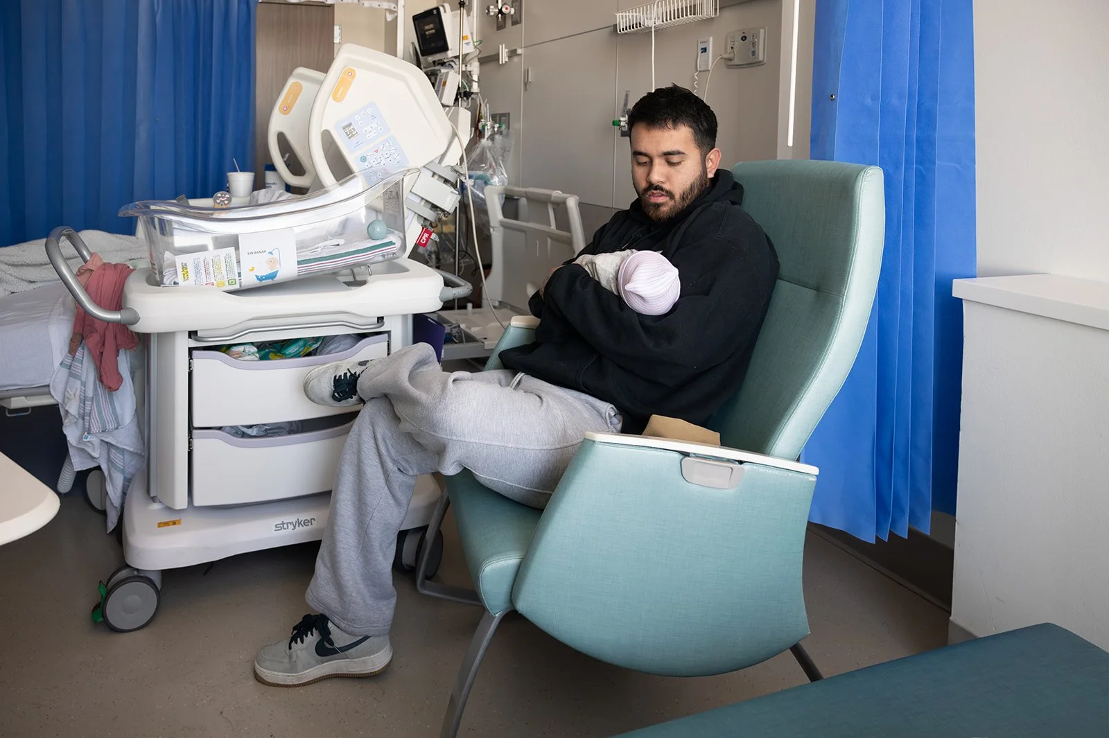 RaePhoto_Jan15_26_Kim_Johnny_Birth_13.jpg