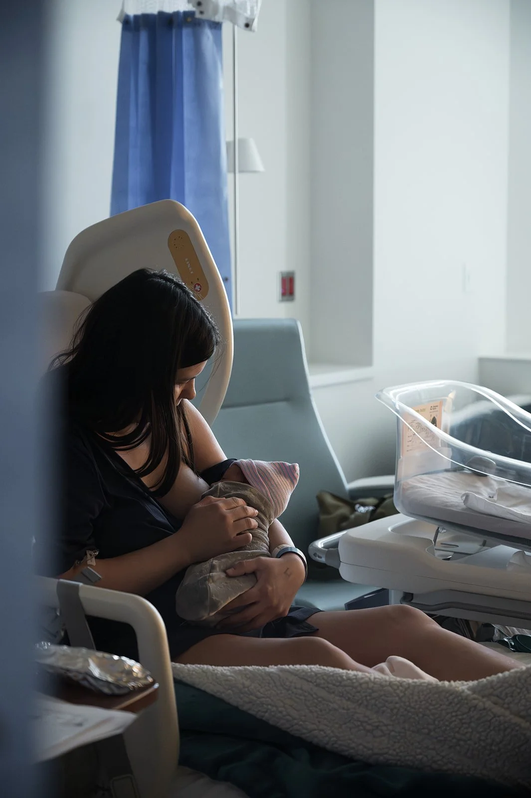 RaePhoto_Jan15_26_Kim_Johnny_Birth_7.jpg