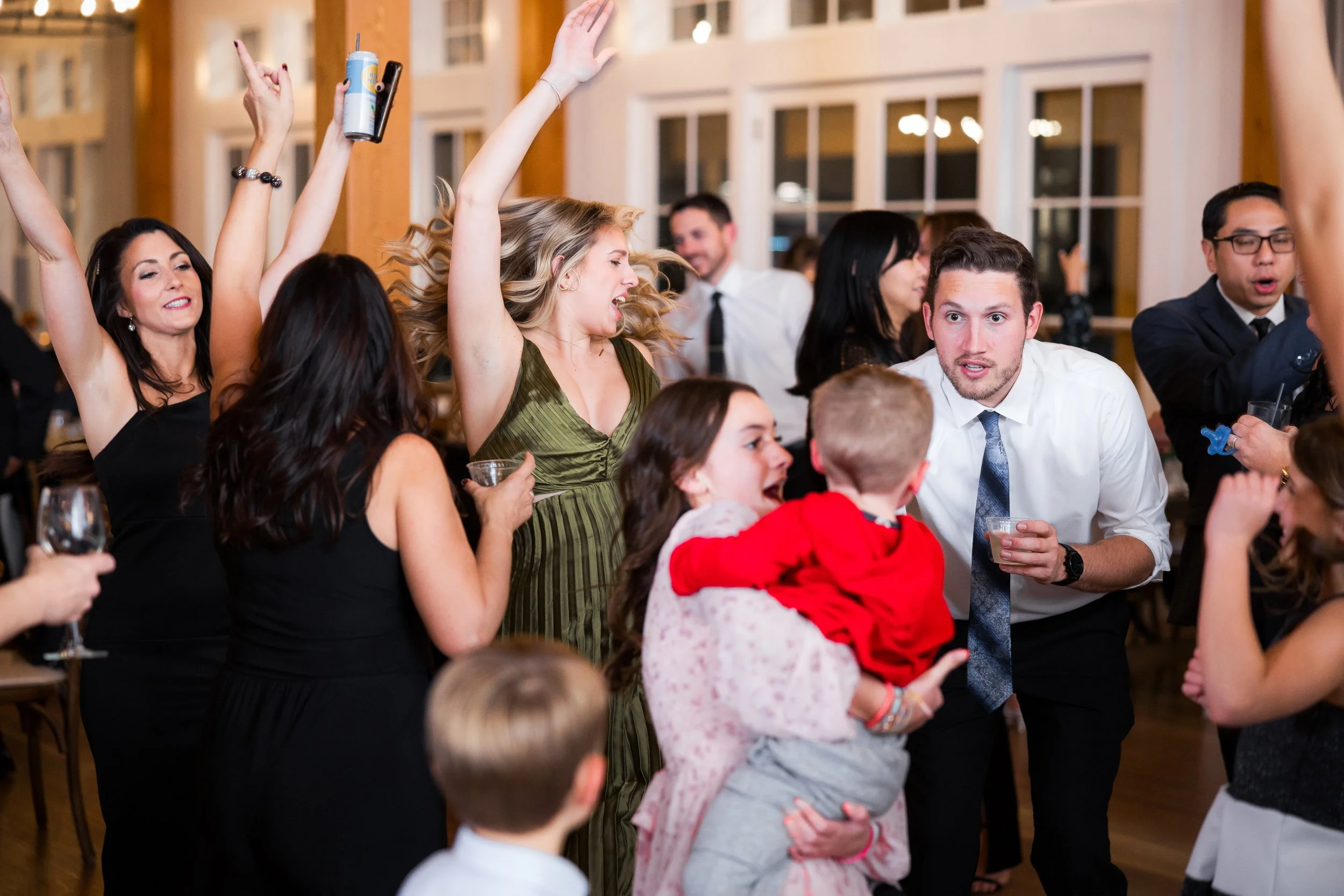 Owls-Nest-Thornton-NH-wedding-Brown-111123-HRZ-472.jpg