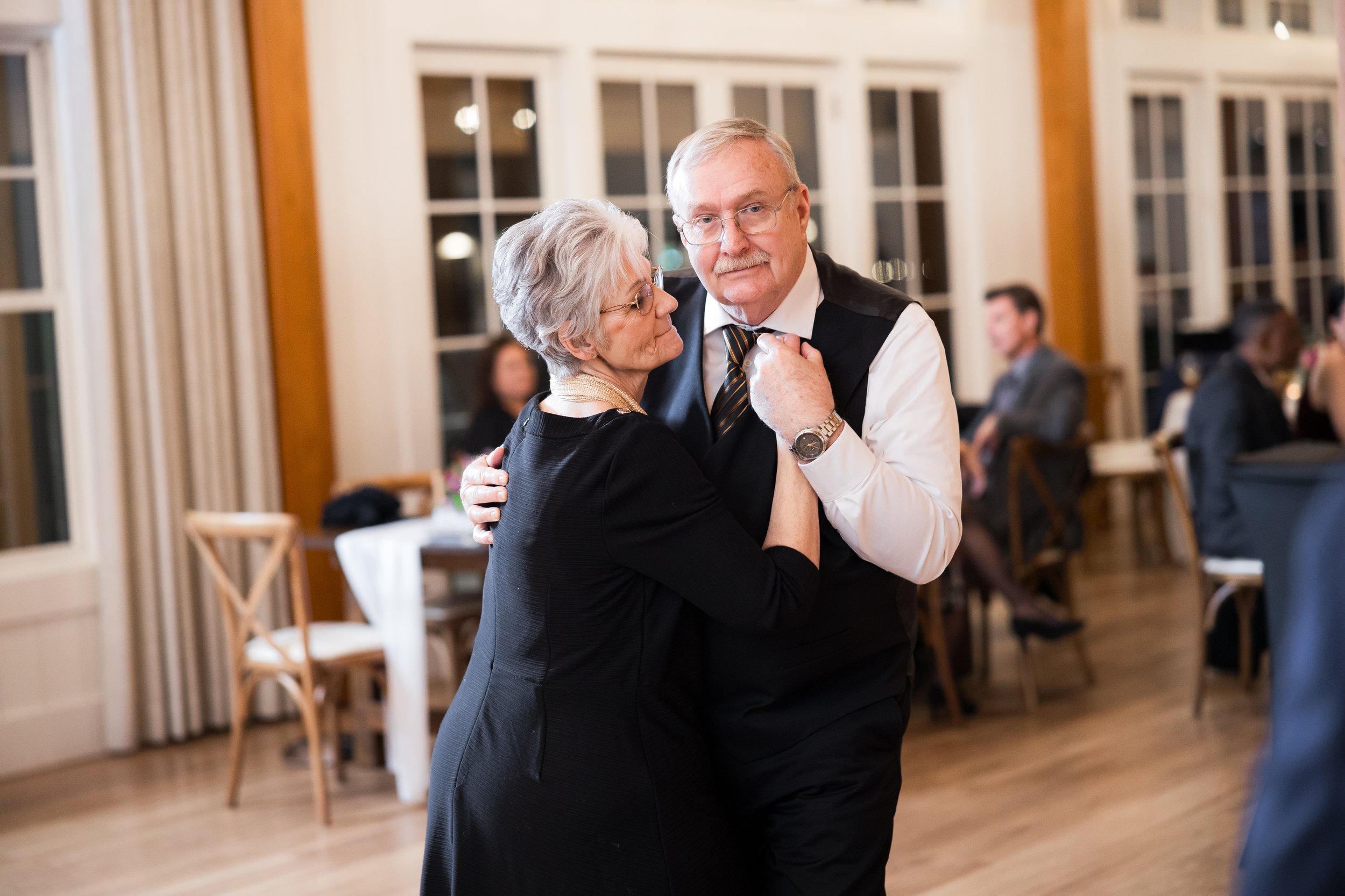 Owls-Nest-Thornton-NH-wedding-Brown-111123-HRZ-406.jpg