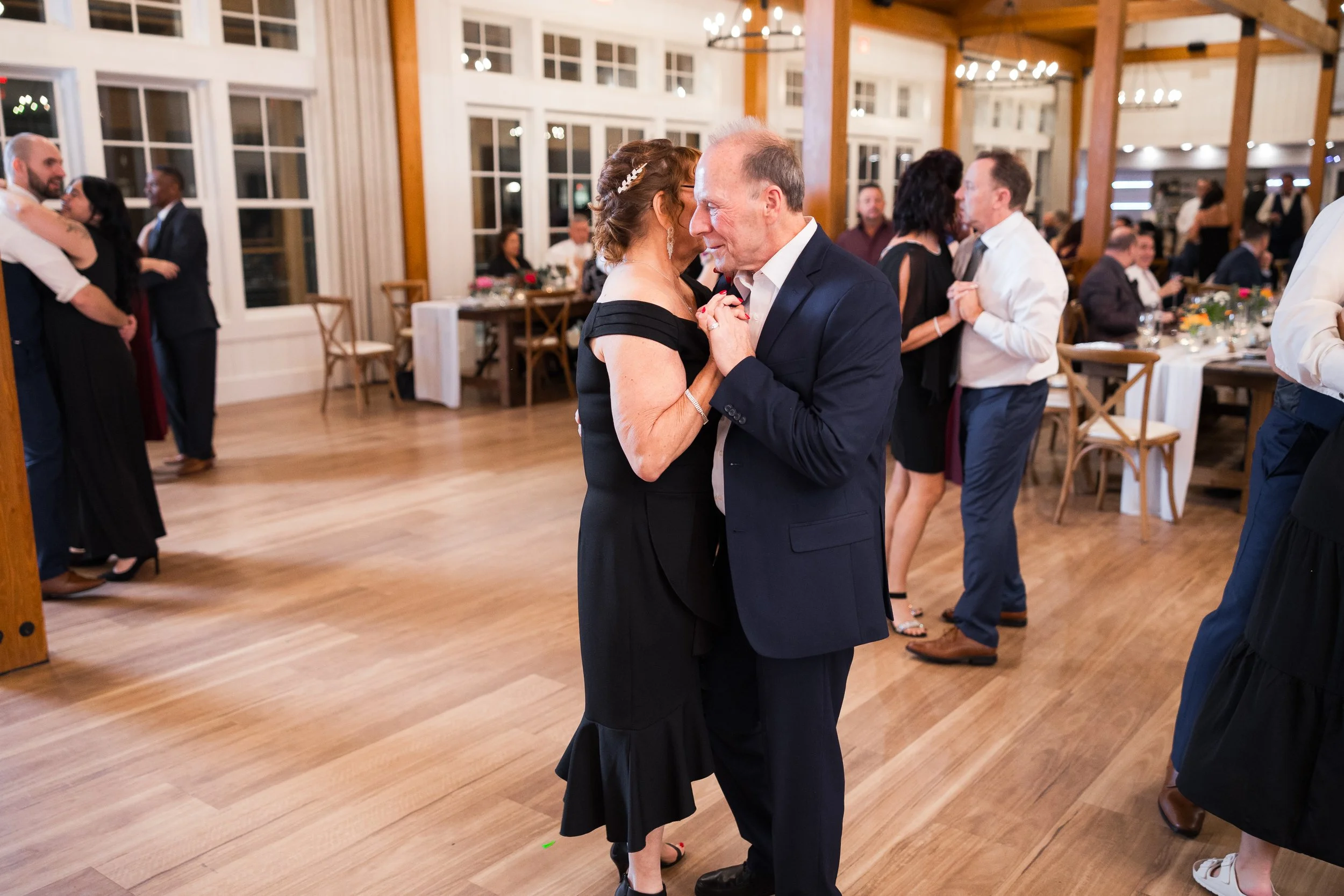 Owls-Nest-Thornton-NH-wedding-Brown-111123-HRZ-435.jpg