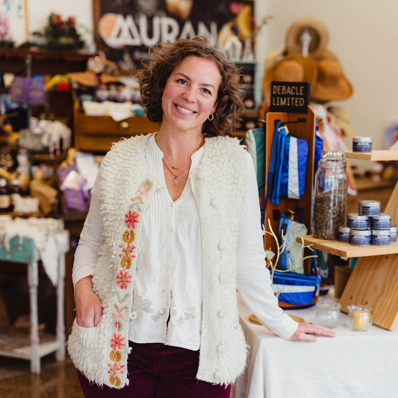 If you haven&rsquo;t stopped by @murana.mercantile new PopUp shop downtown yet&hellip; you need to go visit Stephanie. ✨

She curated the most magical little Christmas space &mdash; truly something for everyone. Think: cozy slippers, beautiful orname