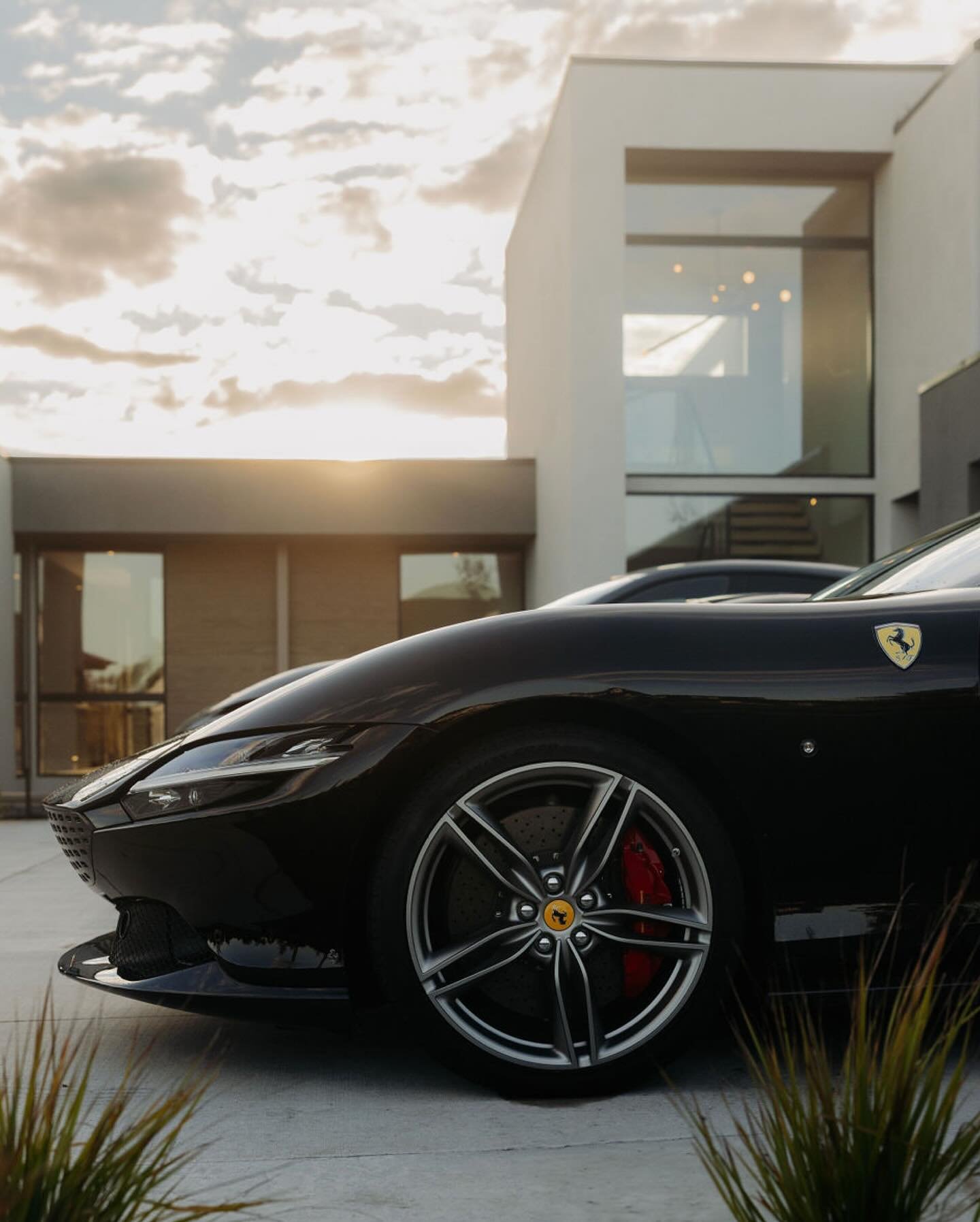 Some quick snaps with @blake_e_swanson out at @swansonhomes Modern Sanctuary Home last September capturing @twincitiesferrari