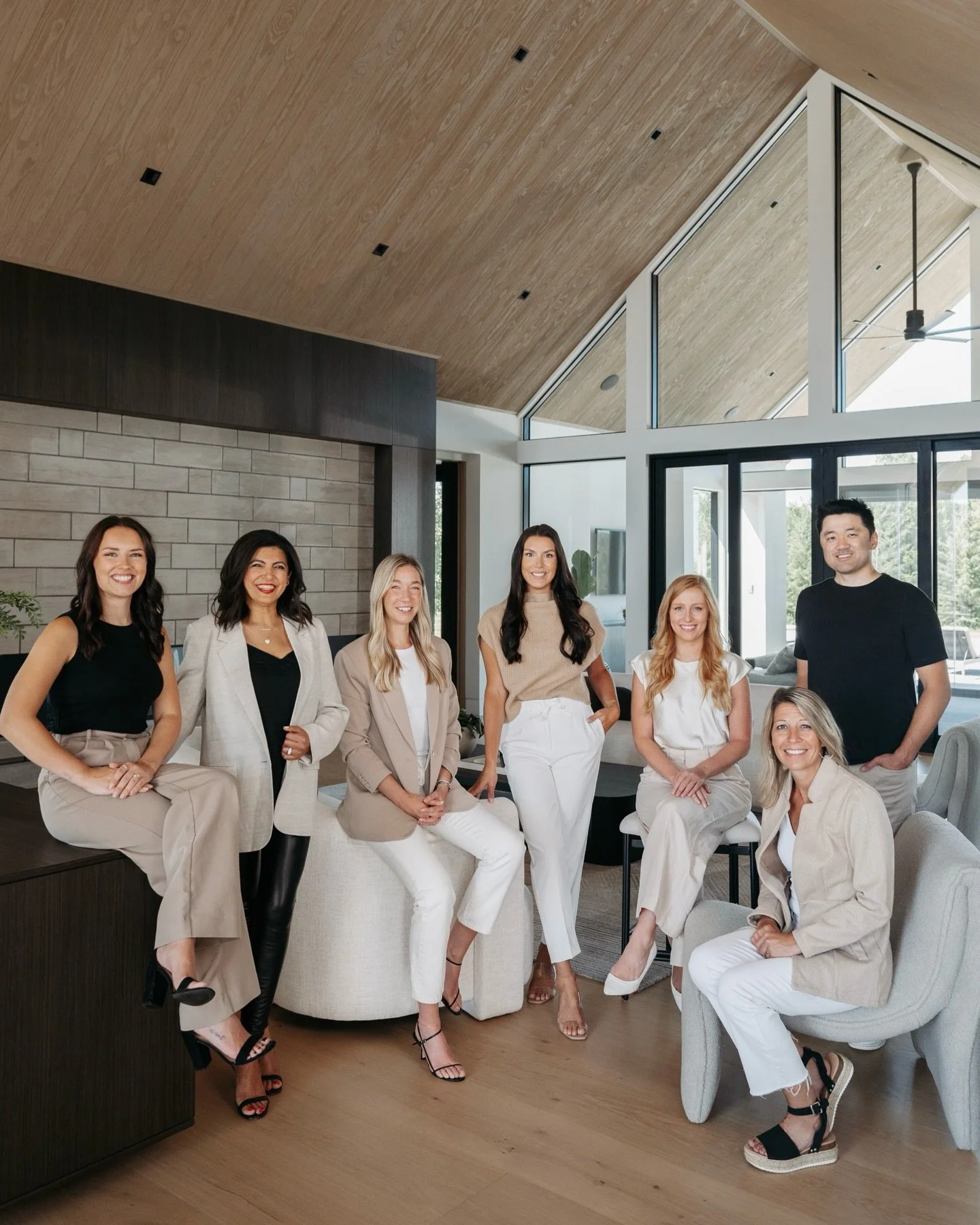 Design, light, tones, and materials&hellip;.Mix that with how we feel in spaces? Im all in.

Love spending time with others aligned in these values and it&rsquo;s been so fun to be a small part in sharing the @carbon6interiors story.