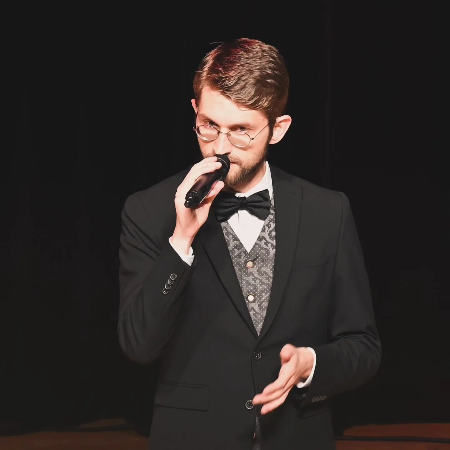 Hoch sollst du leben, hoch sollst du leben, dreimal hoch!🥳

Heute feiert unser lieber @max.baff seinen Schl&uuml;pftag🎂

Egal ob Beatbox, Bass oder Lead-Gesang: Max ist ein absolutes Allroundtalent und Bereicherung der Band, h&auml;lt uns alle zusa