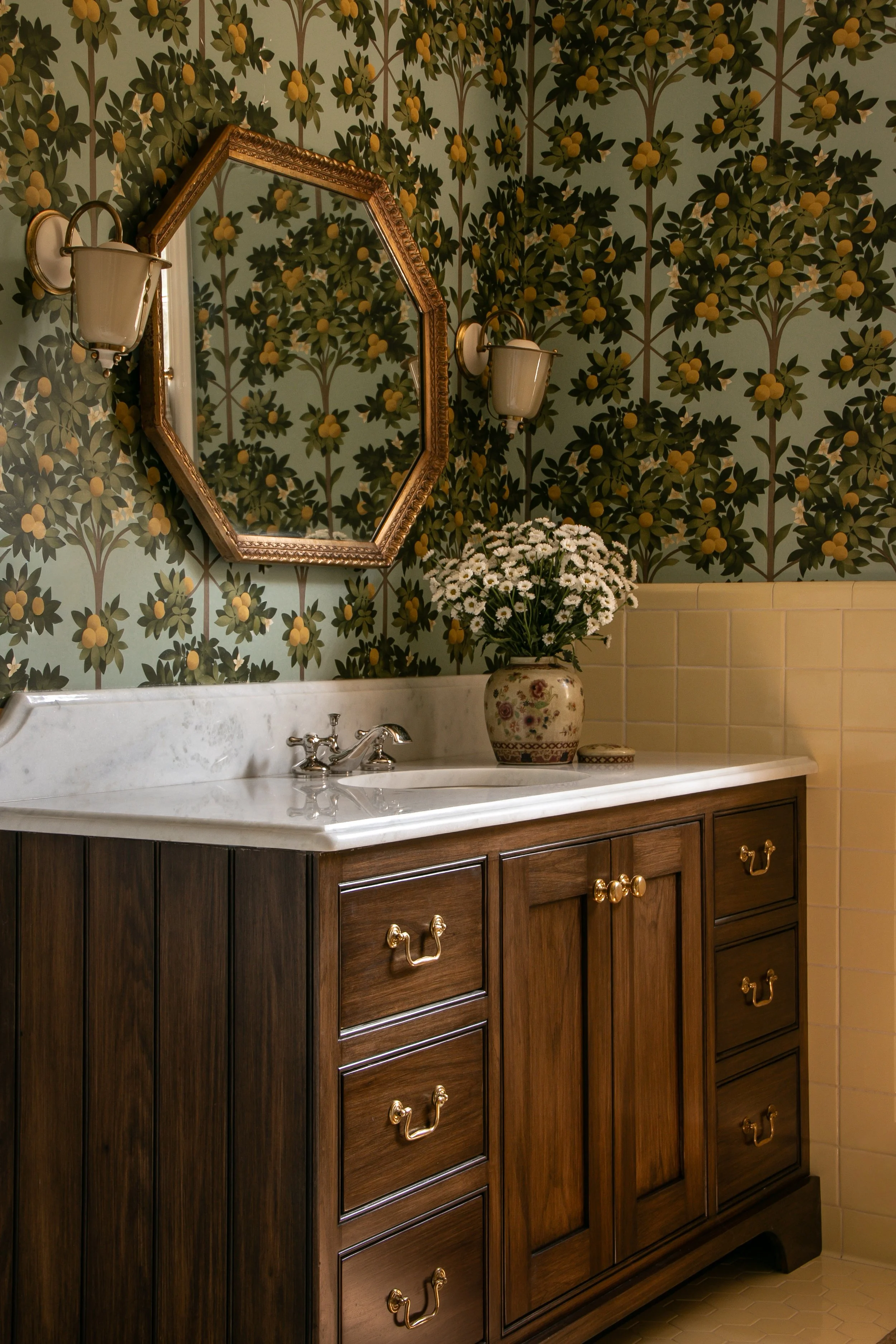 Yates Colonial Ranch Bathroom (4).jpg