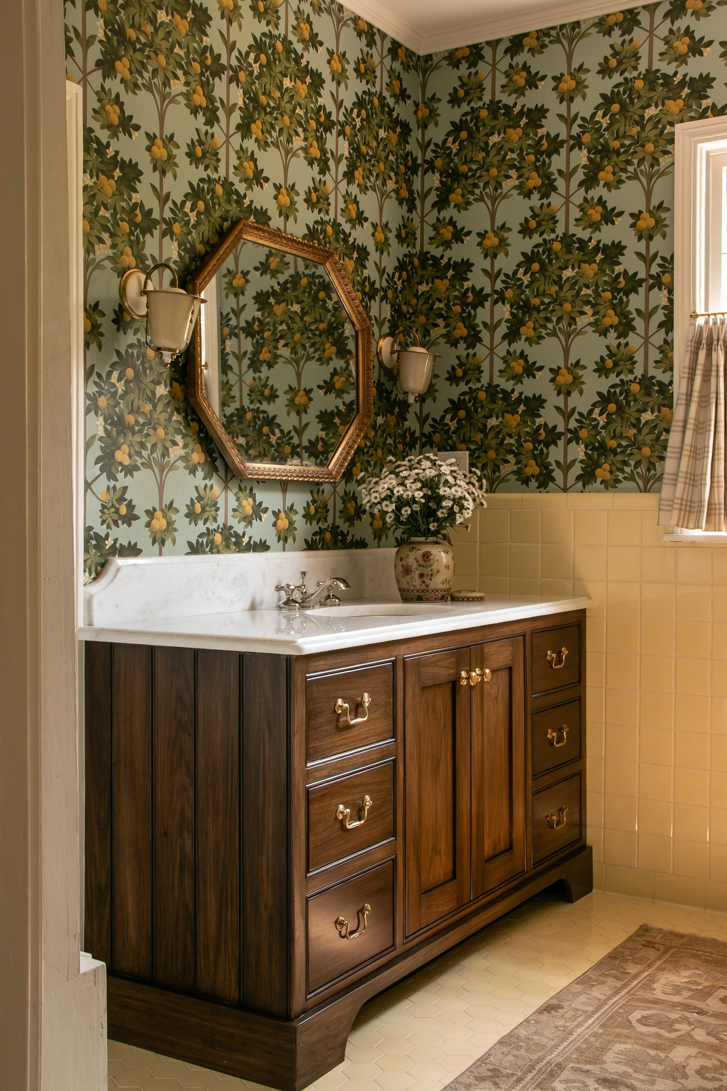 Yates Colonial Ranch Bathroom (1).jpg