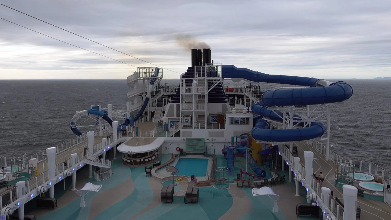 Decks and Pools of the Norwegian Bliss