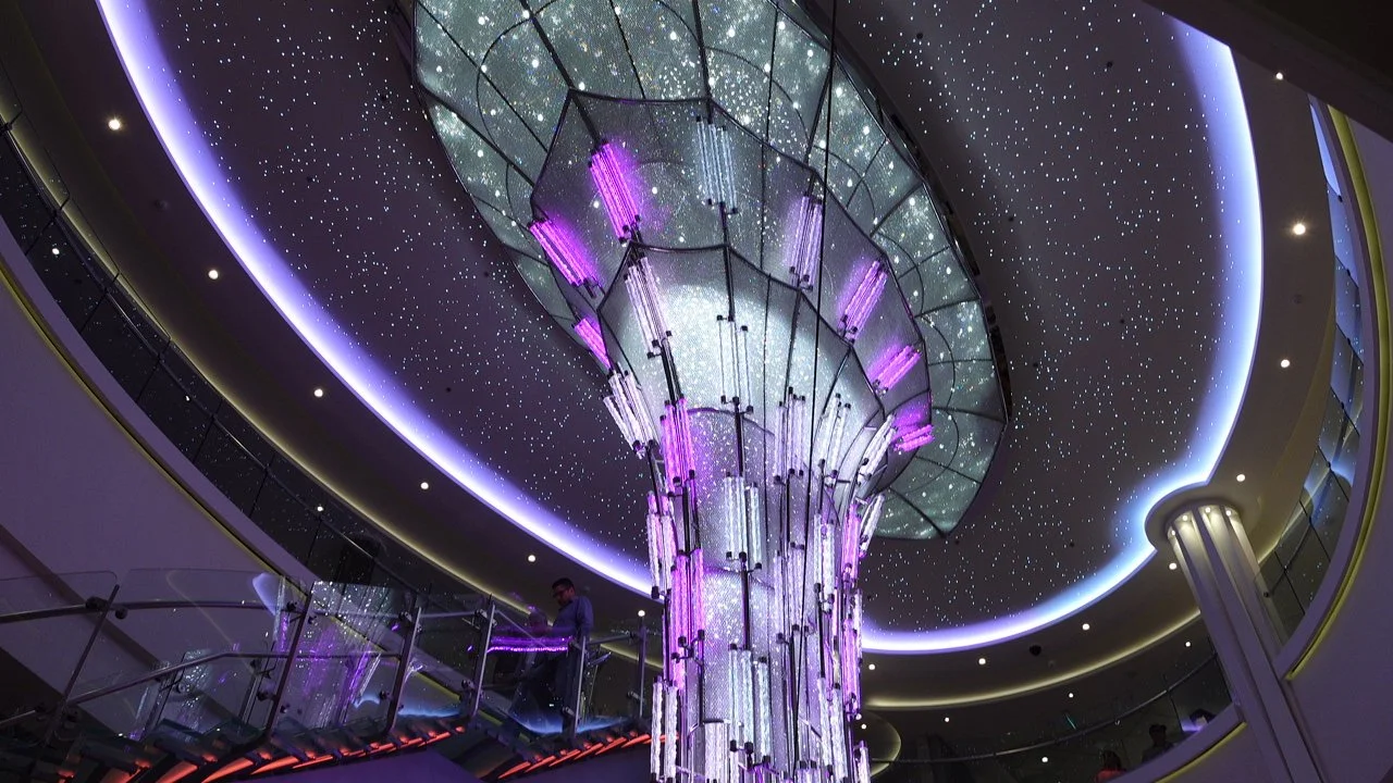 Chandelier of the Norwegian Bliss