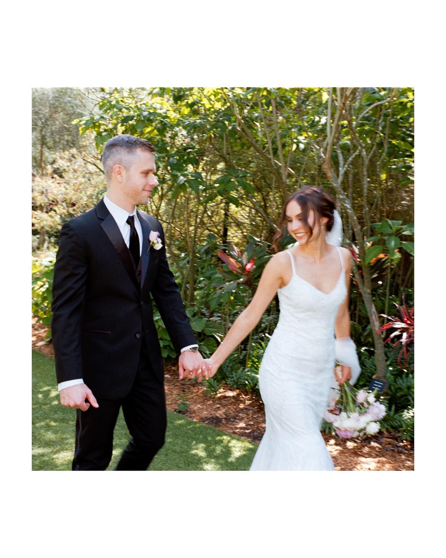 Just a lovely &amp; sunny morning elopement in the gorgeous oasis known as @sunkengardensstpete with Cassidy &amp; Ethan. If you&rsquo;d like, you can swipe to see my version of a selfie with their friendly pup😊.