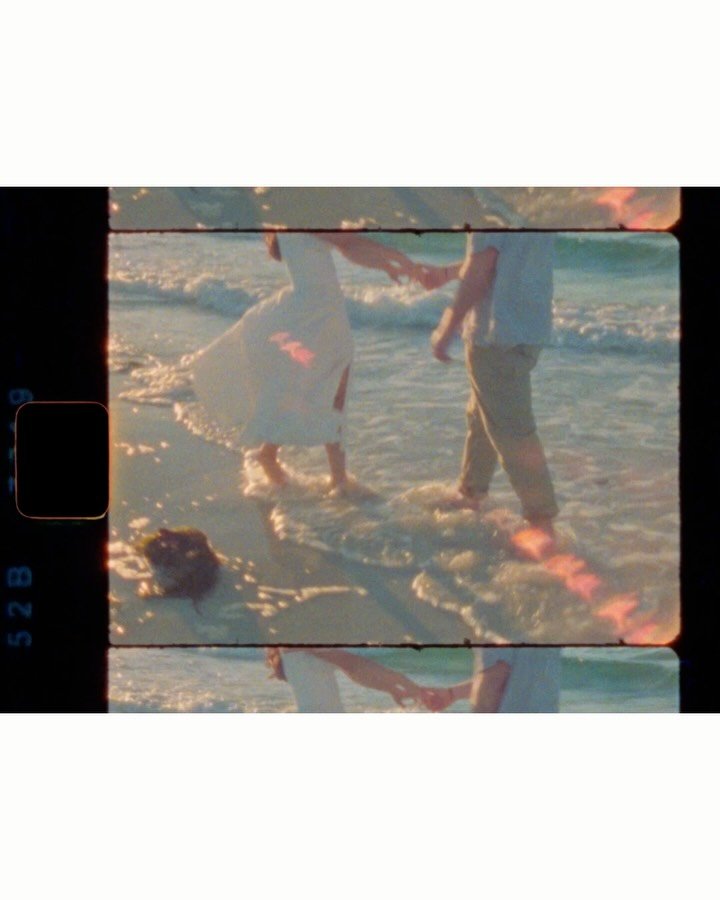 We&rsquo;re officially at Day 6 of the Super 8 countdown 🎅🎞️ Inspired by Kodak, today&rsquo;s frames come from an engagement session on Anna Maria Island. Soft light, wind in your hair, and that &ldquo;nothing else matters&rdquo; feeling. Super 8 h