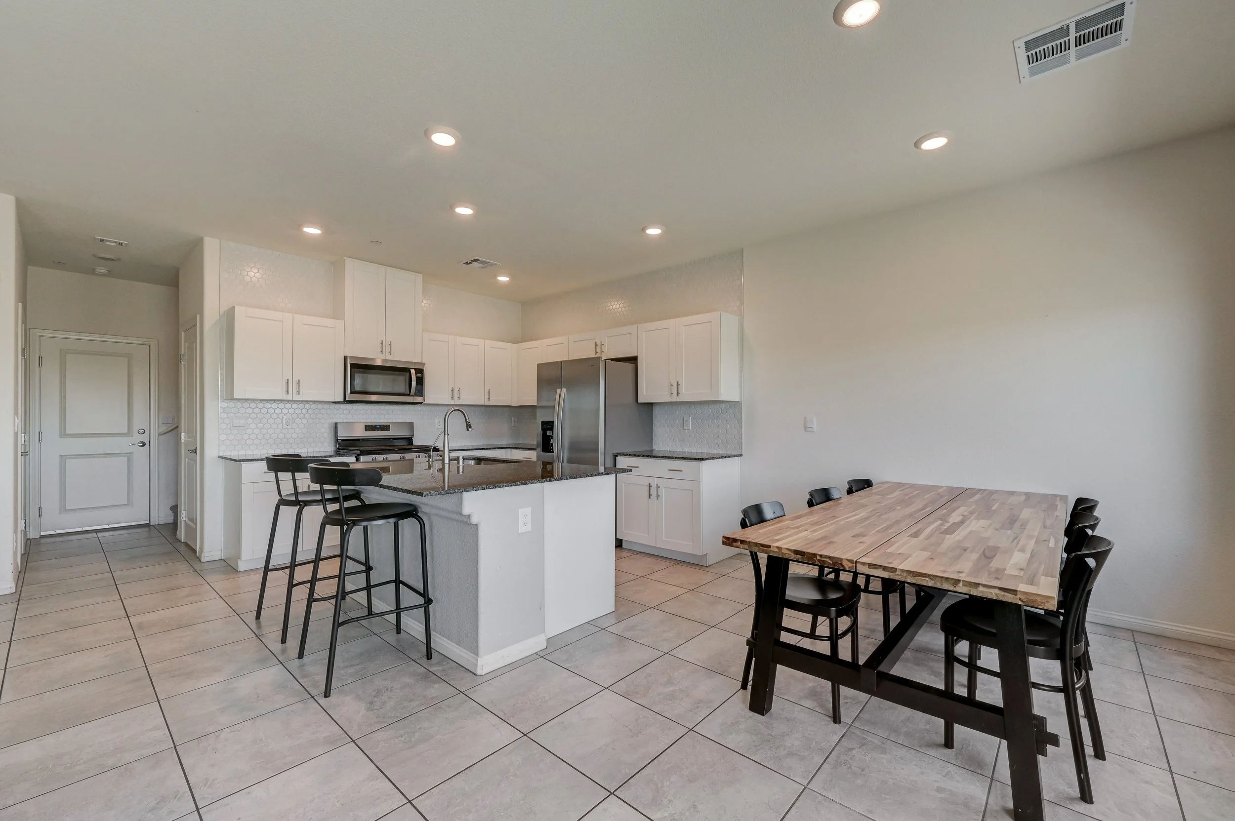 386-Larksong Ave_9.jpg