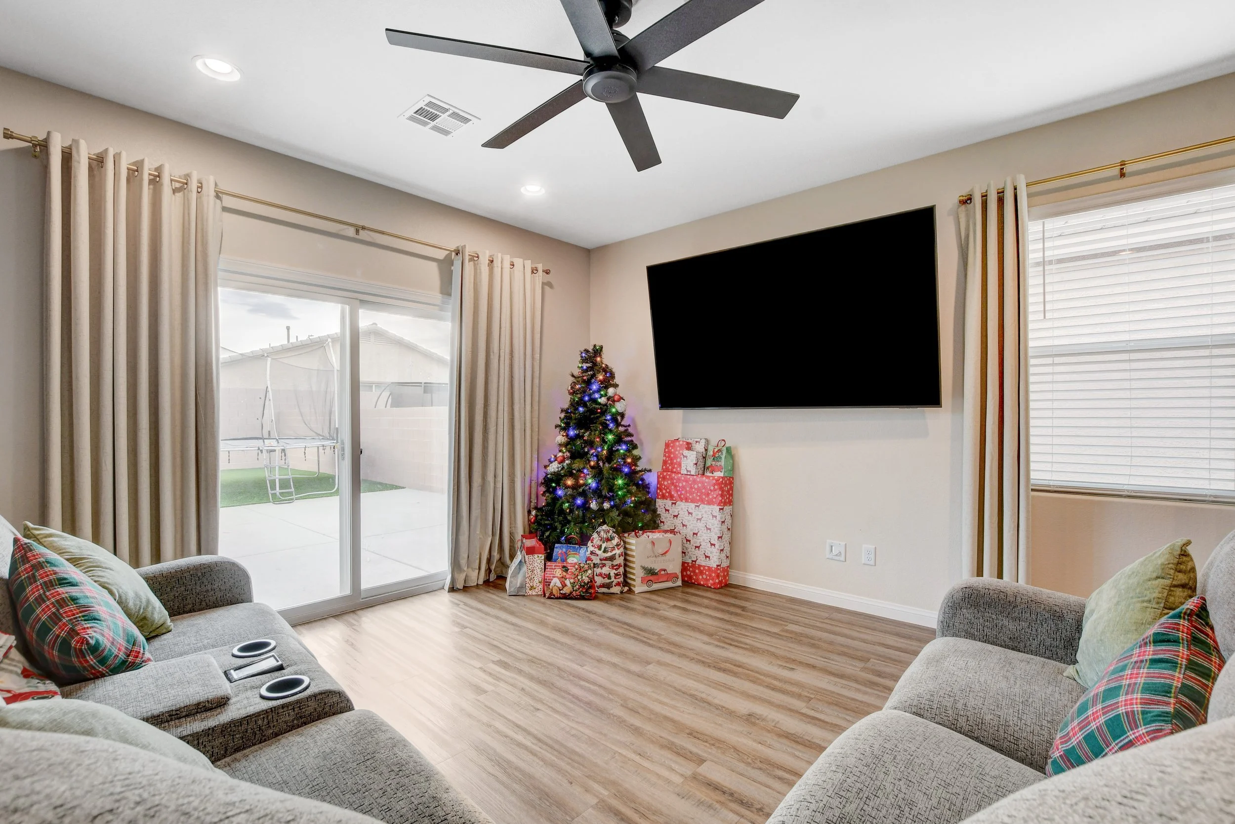 1813 Classic Novel St 031.jpg