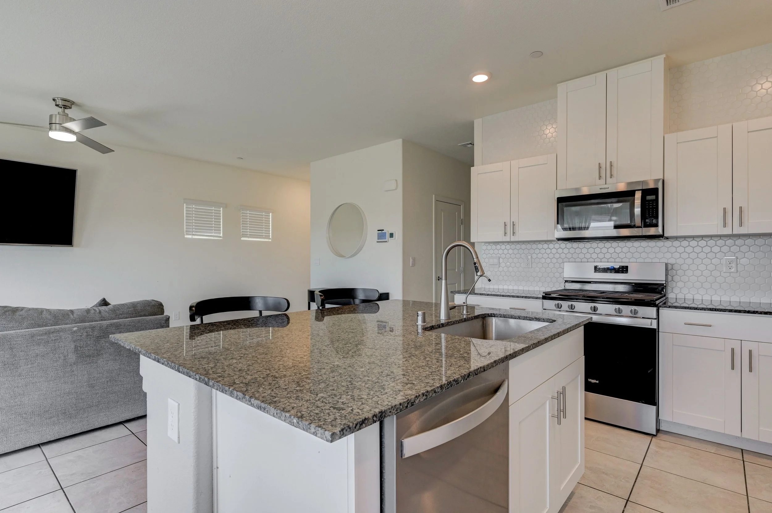 386-Larksong Ave_13.jpg
