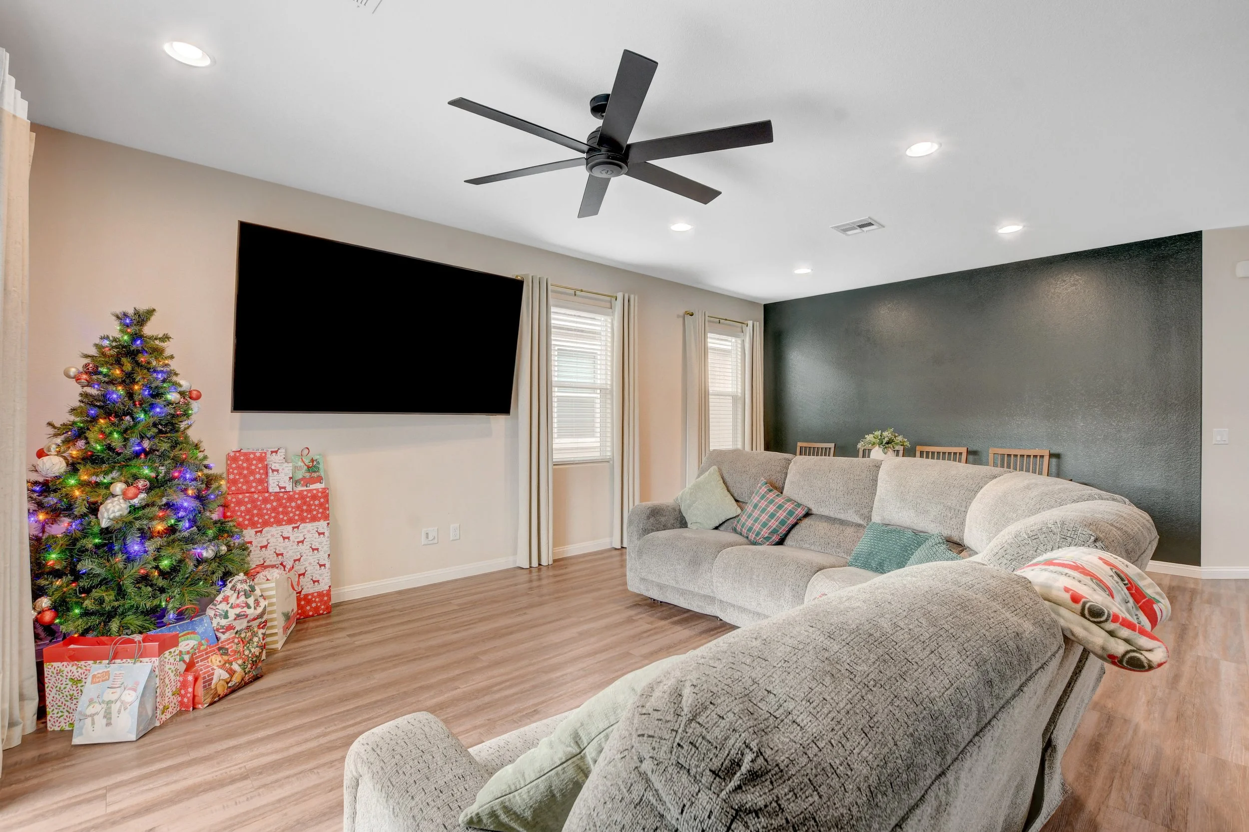 1813 Classic Novel St 033.jpg