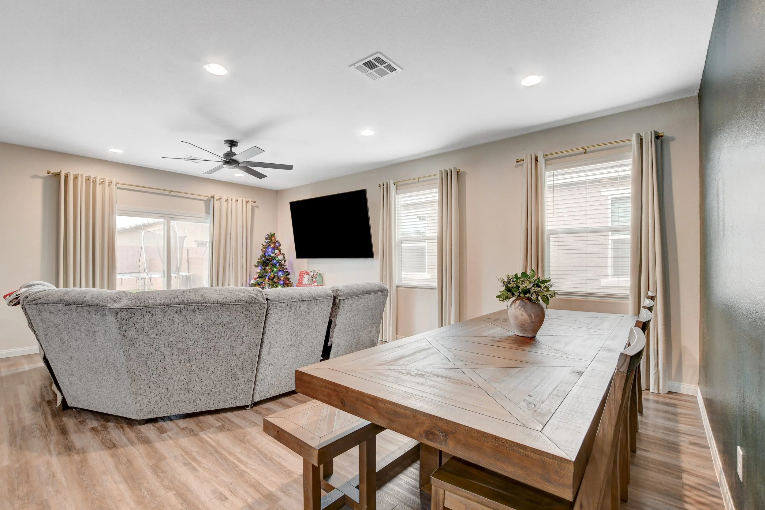 1813 Classic Novel St 024.jpg