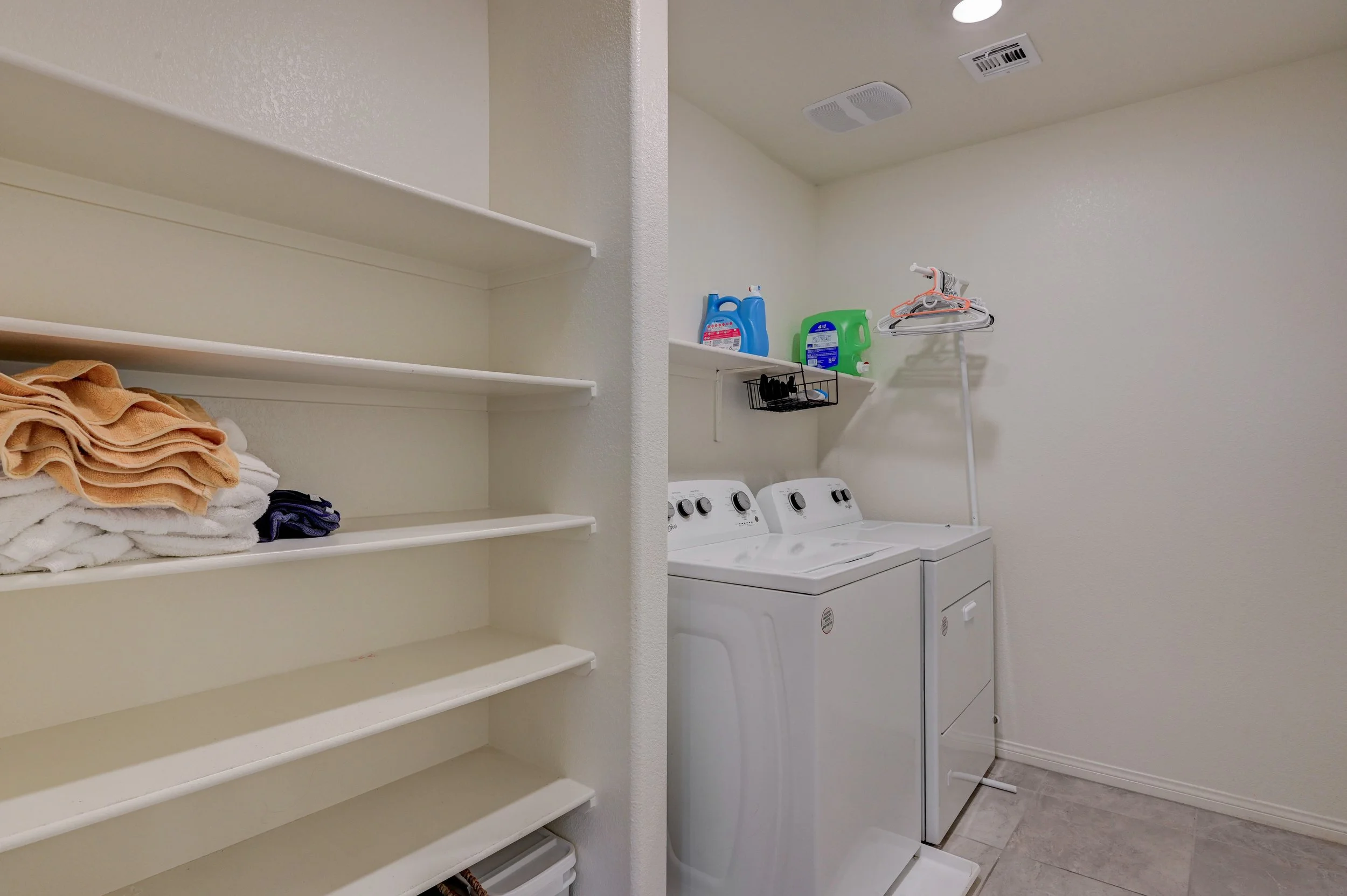 386-Larksong Ave_34.jpg