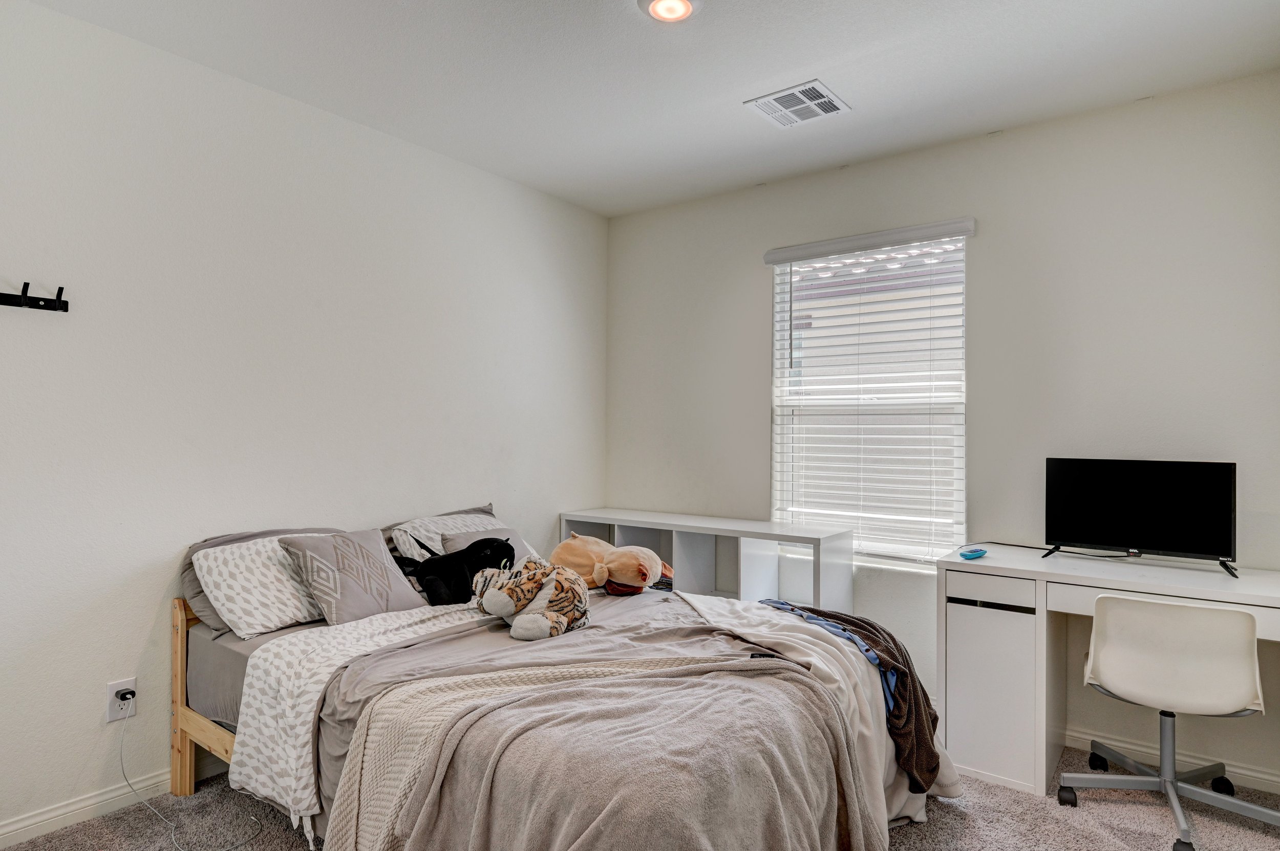 386-Larksong Ave_46.jpg